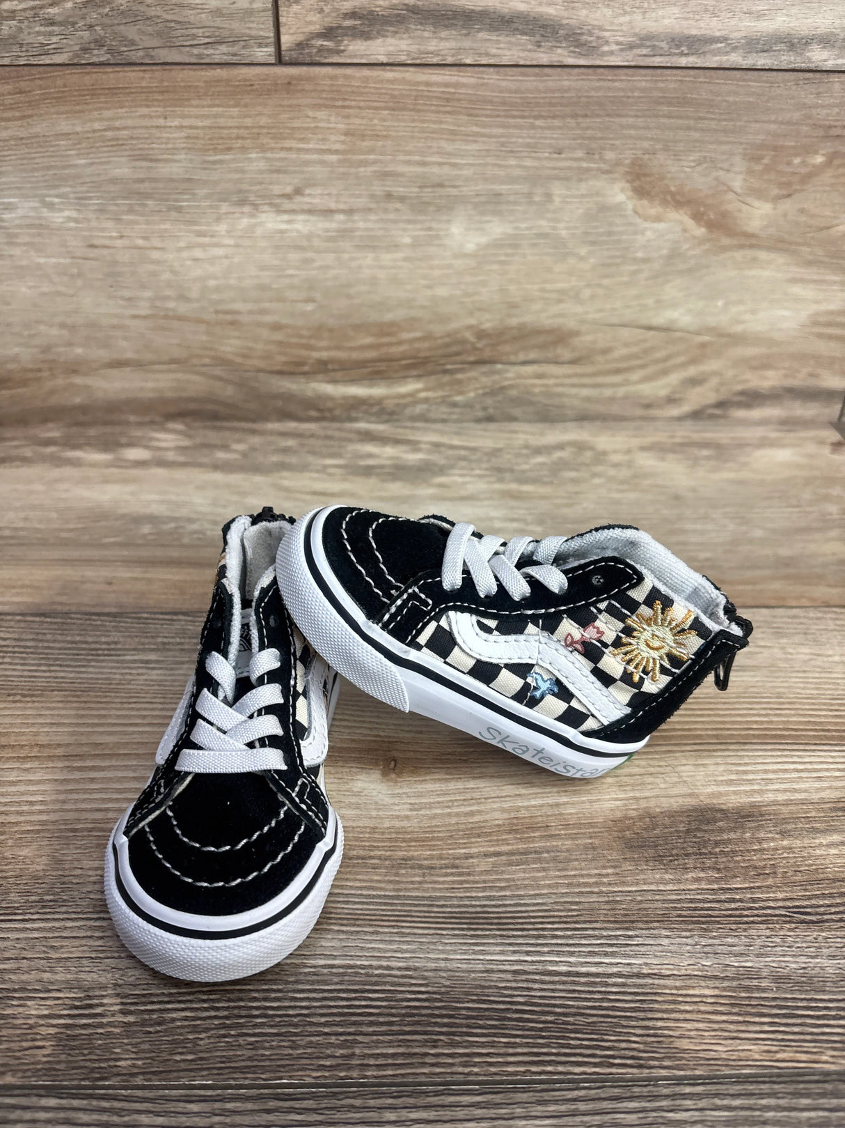 Vans Sk8-Hi Zip Sneakers, Skateistan Checkerboard sz 3.5c