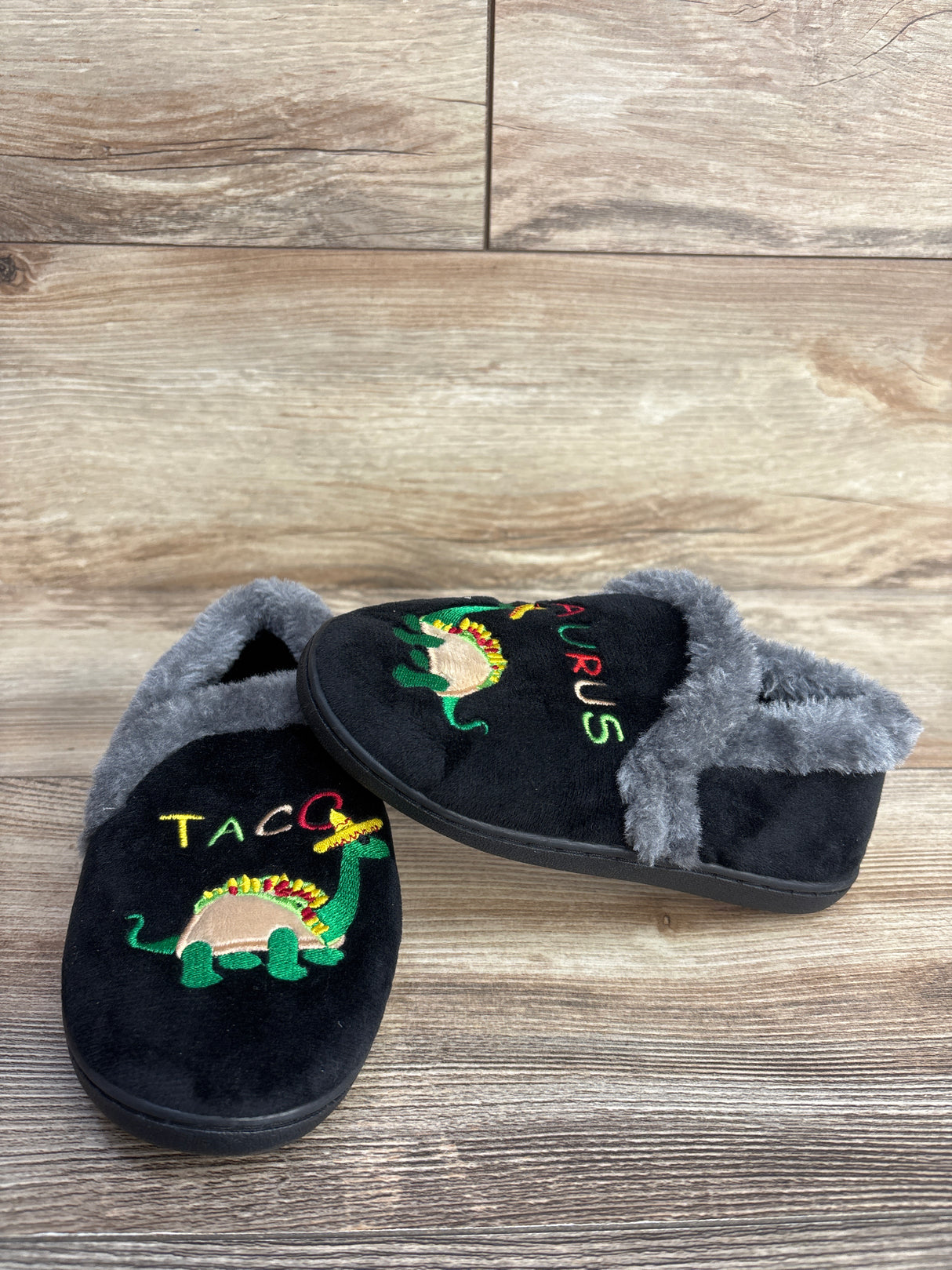 Wonder Nation Taco Saurus Slippers Black sz 11-12c