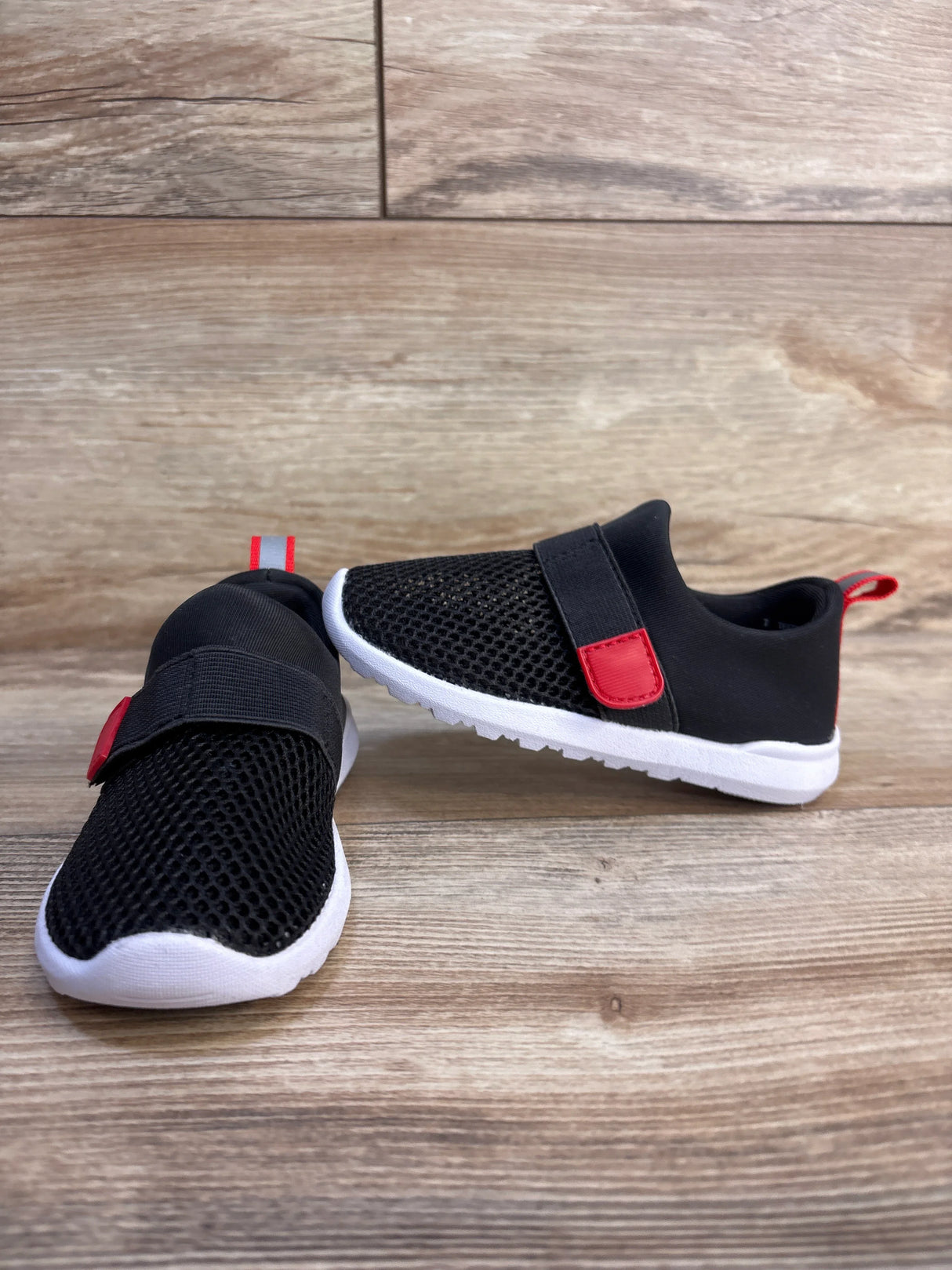 Cat & Jack Austen Water Shoes Black sz 7c