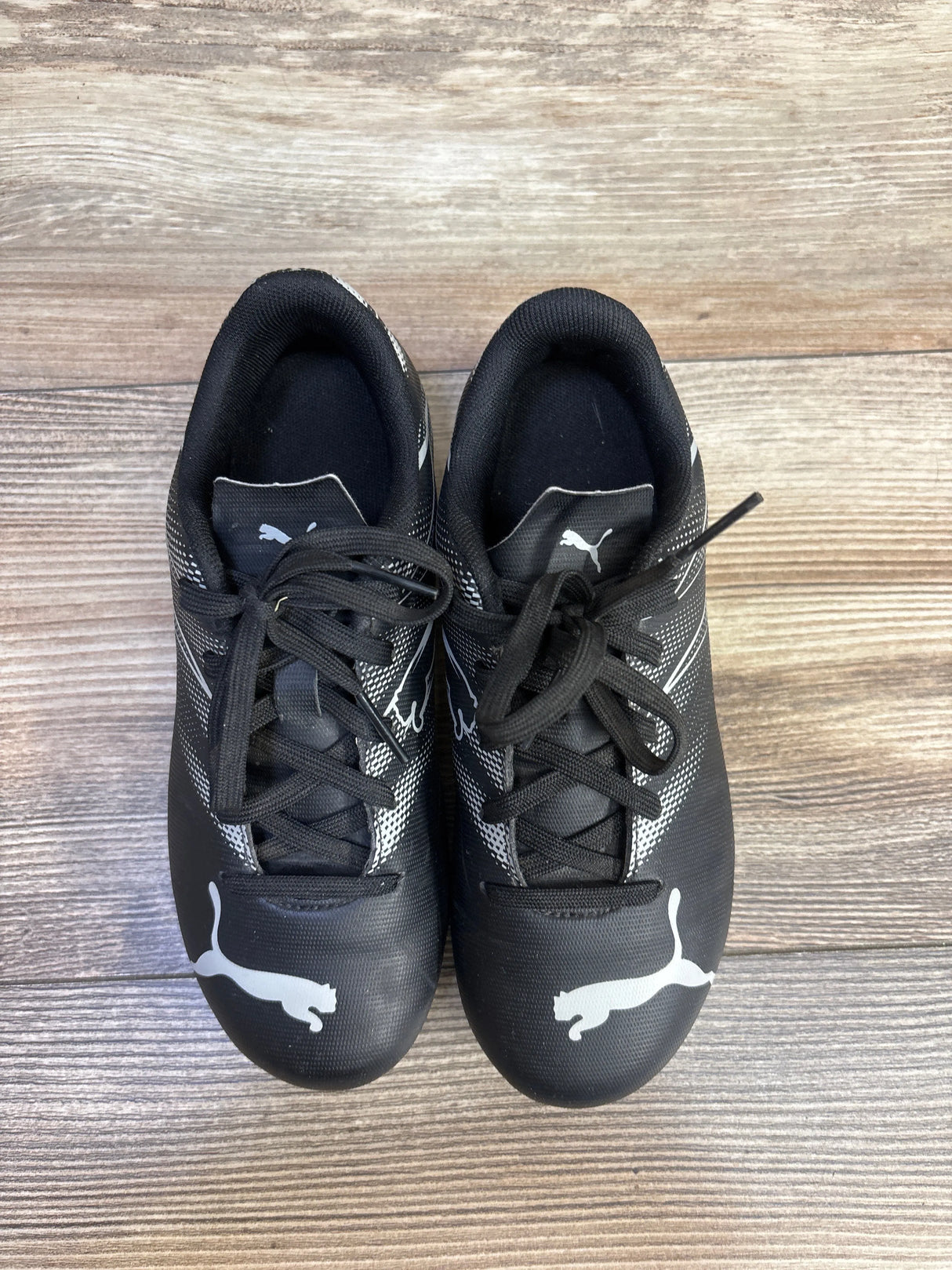 Puma Attacanto Soccer Cleats Black sz 1.5Y
