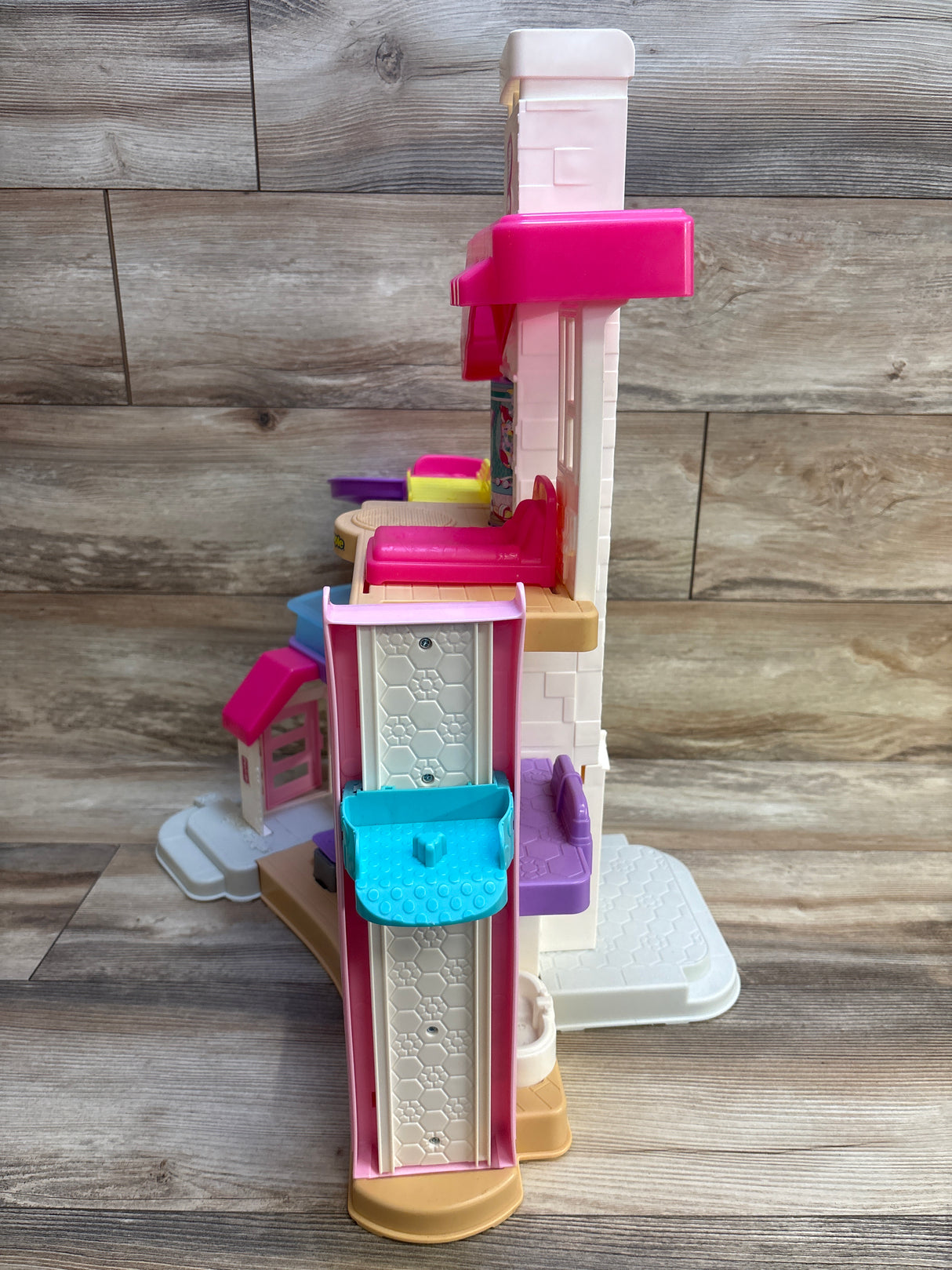 Fisher Price Little People Barbie Little Dreamhouse Interactive Playset