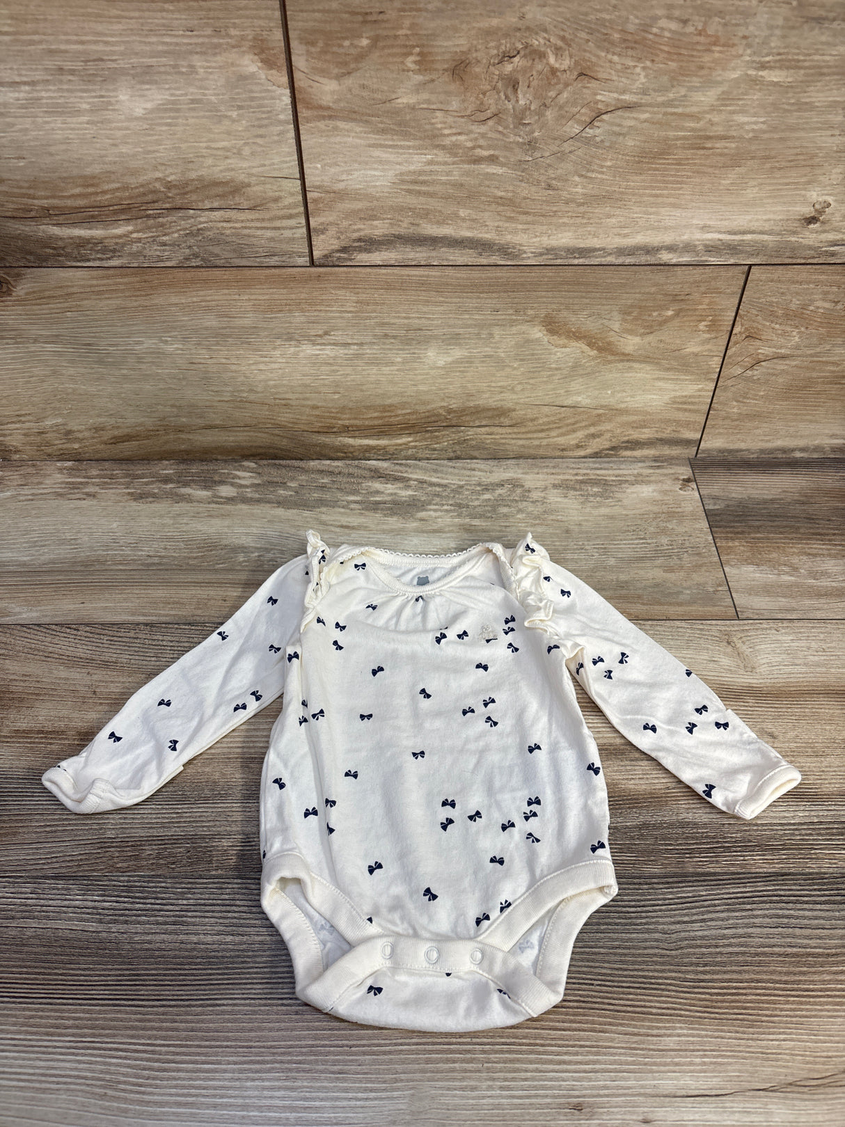 Baby Gap Long Sleeve Bodysuit Cream sz 0-3m