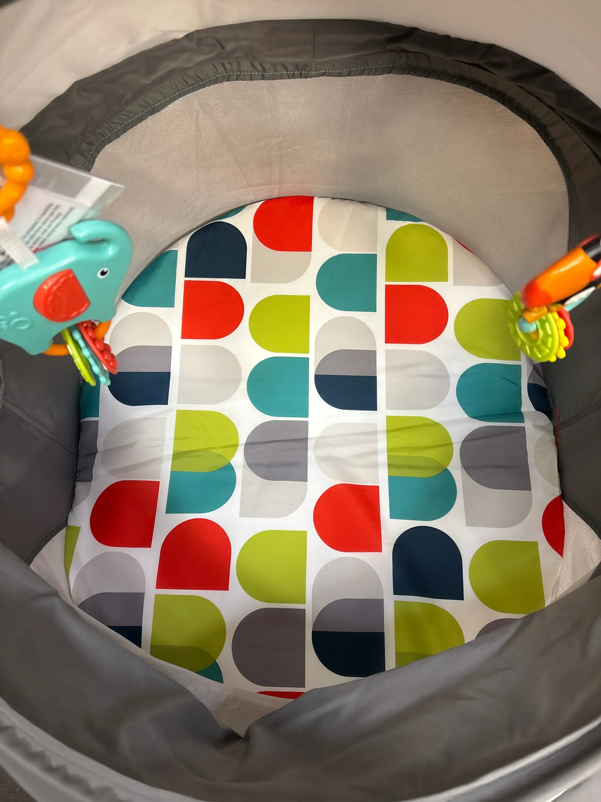 NEW Fisher Price On-The-Go Baby Dome in Color Climbers - Me n Mommy To Be
