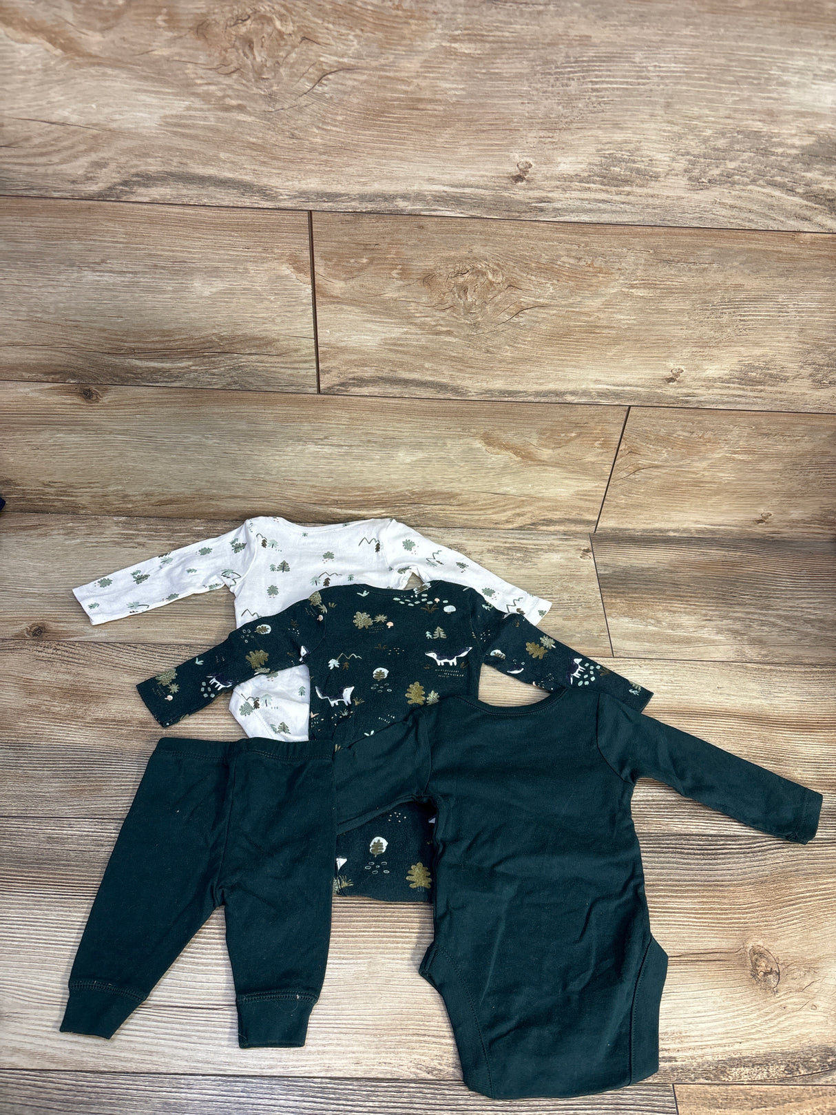 Children's Place 4pc Bodysuit & Pant Set Green sz 0-3m