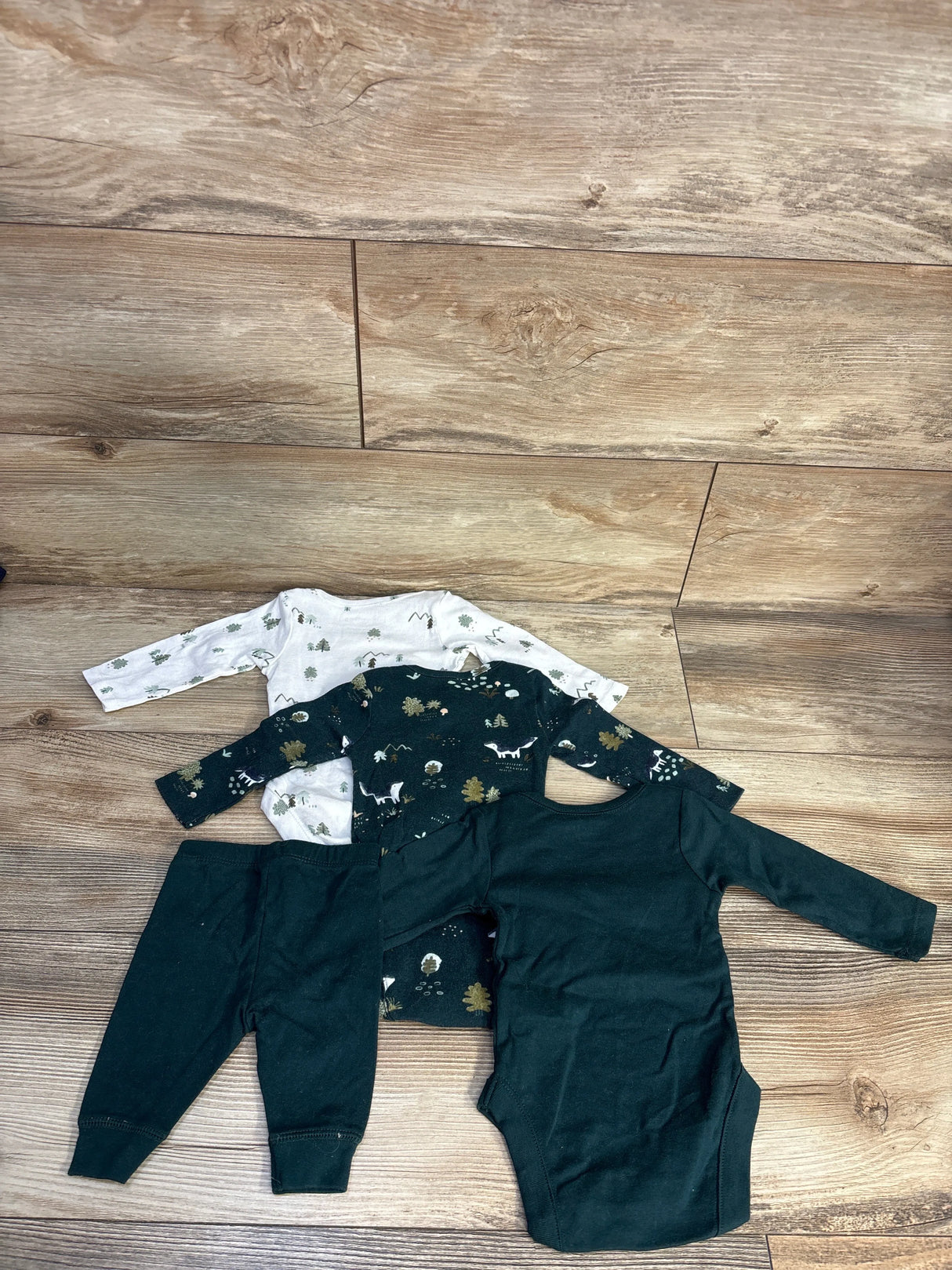 Children's Place 4pc Bodysuit & Pant Set Green sz 0-3m