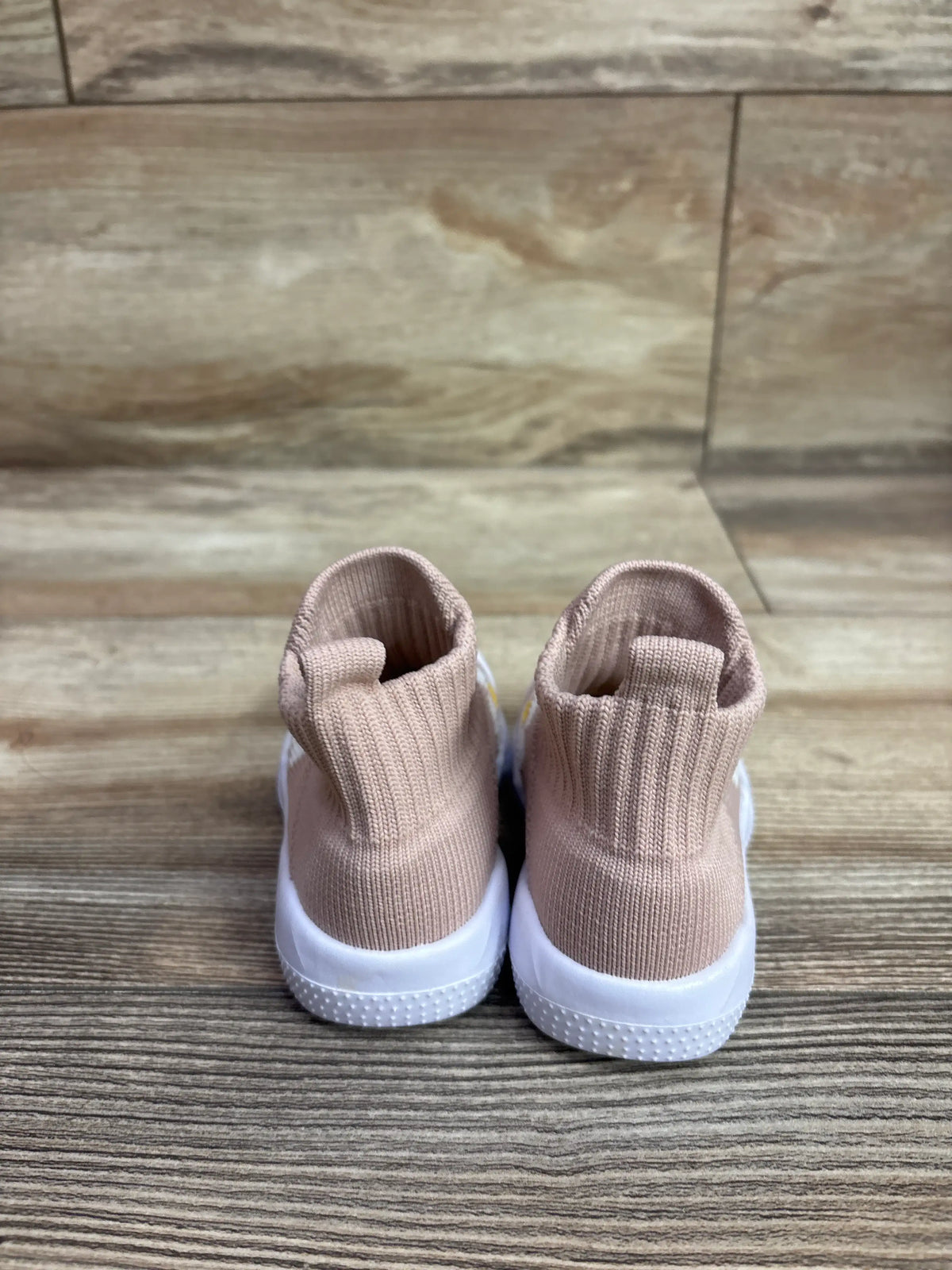 NEW Morendl Non-Slip Mesh Walking Sock Sneakers Beige sz 4/5c