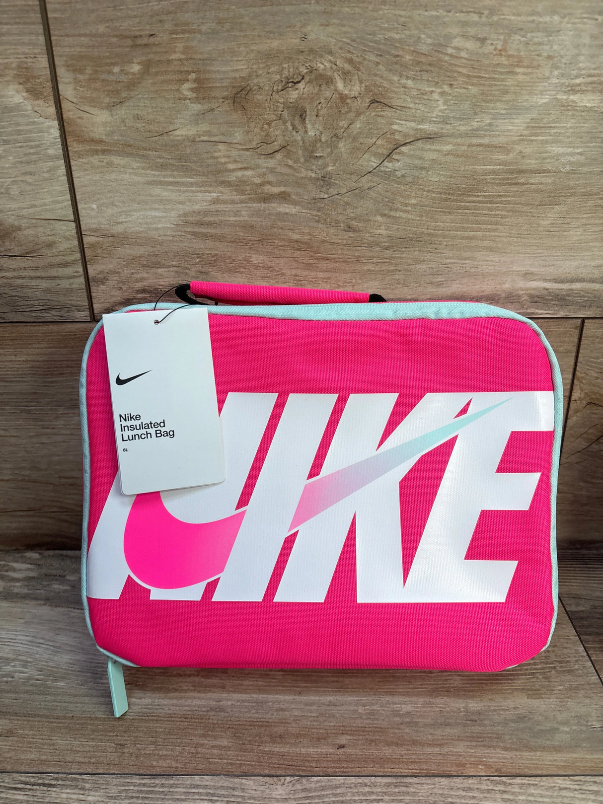 NEW Nike Insulated Lunch Bag in Hyper Pink