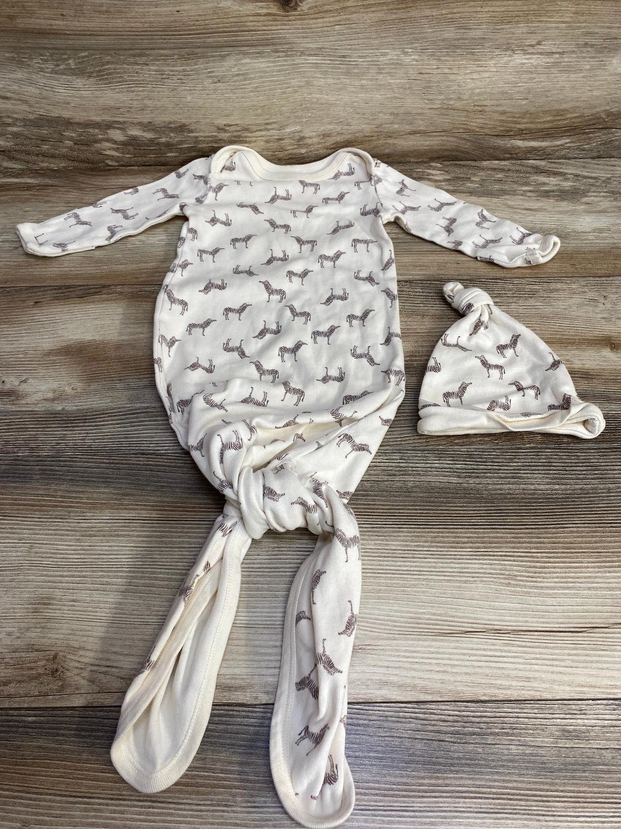 Tiny Kind 2pc Zebra Gown & Hat Cream sz Newborn - Me n Mommy To Be