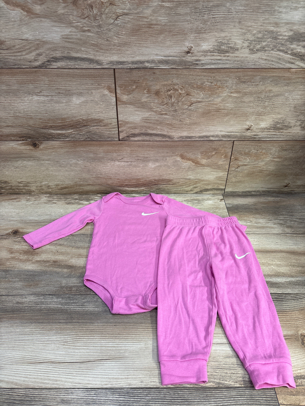 Nike 2pc Bodysuit & Pants Set Pink sz 18m