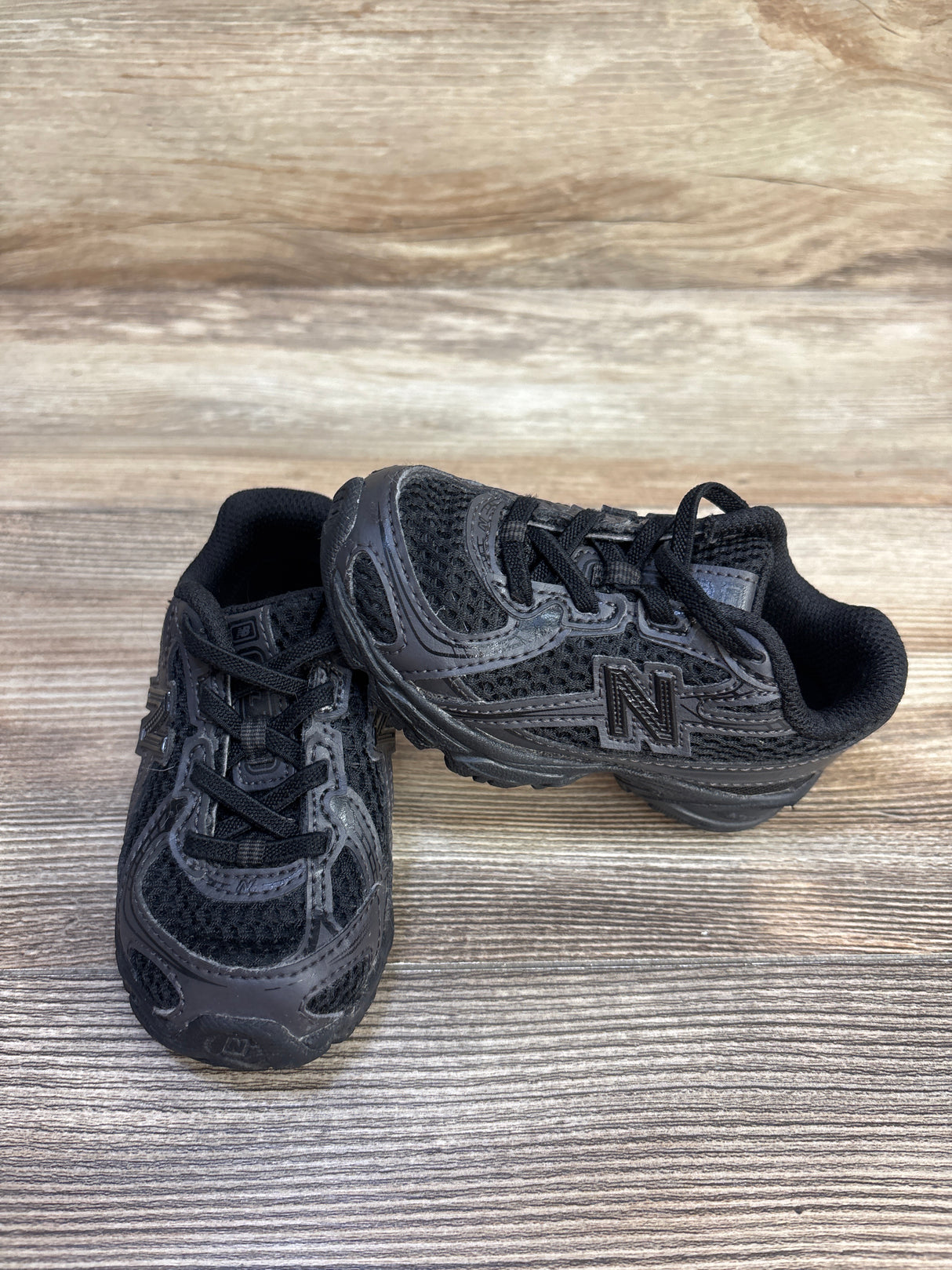 New Balance 740 Sneakers Black sz 6c