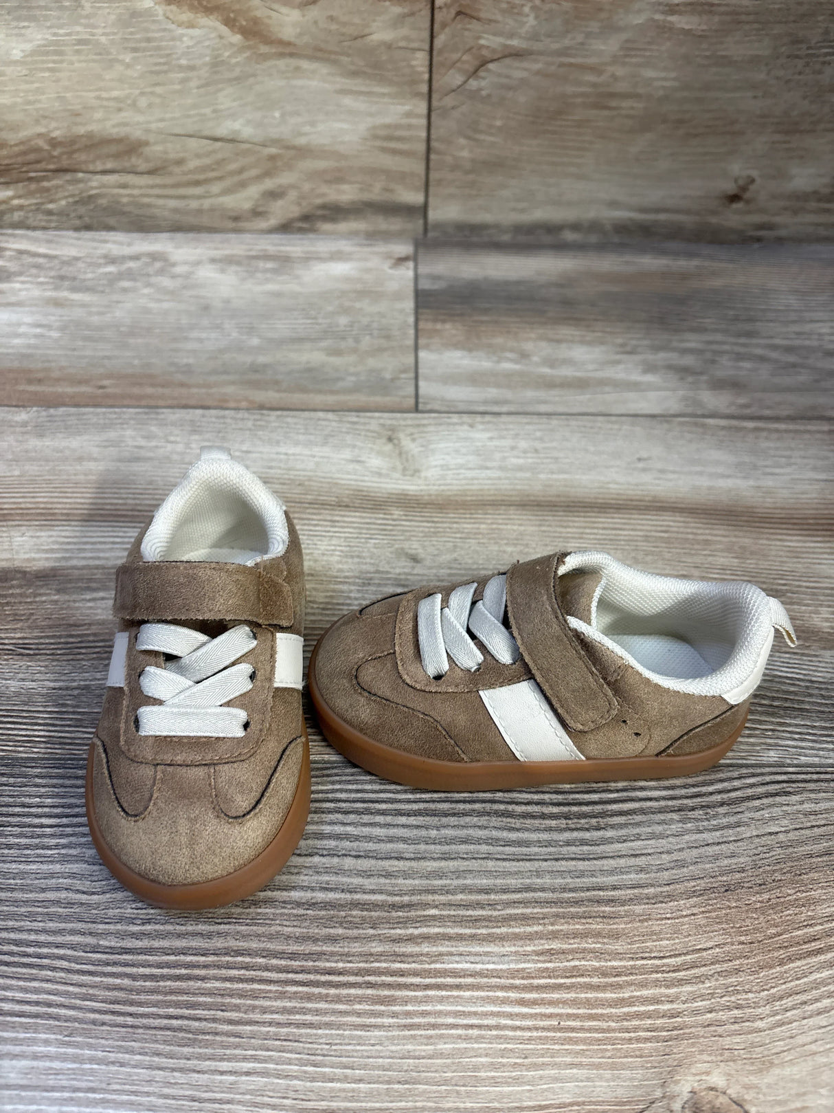 H&M Sneakers Beige sz 5.5c