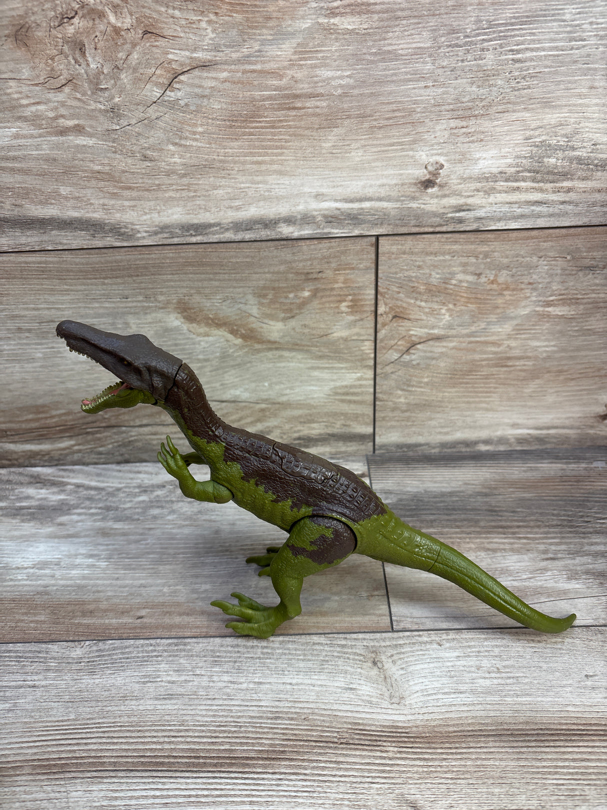 Jurassic World Camp Cretaceous Roar Attack Baryonyx Limbo Action Figure