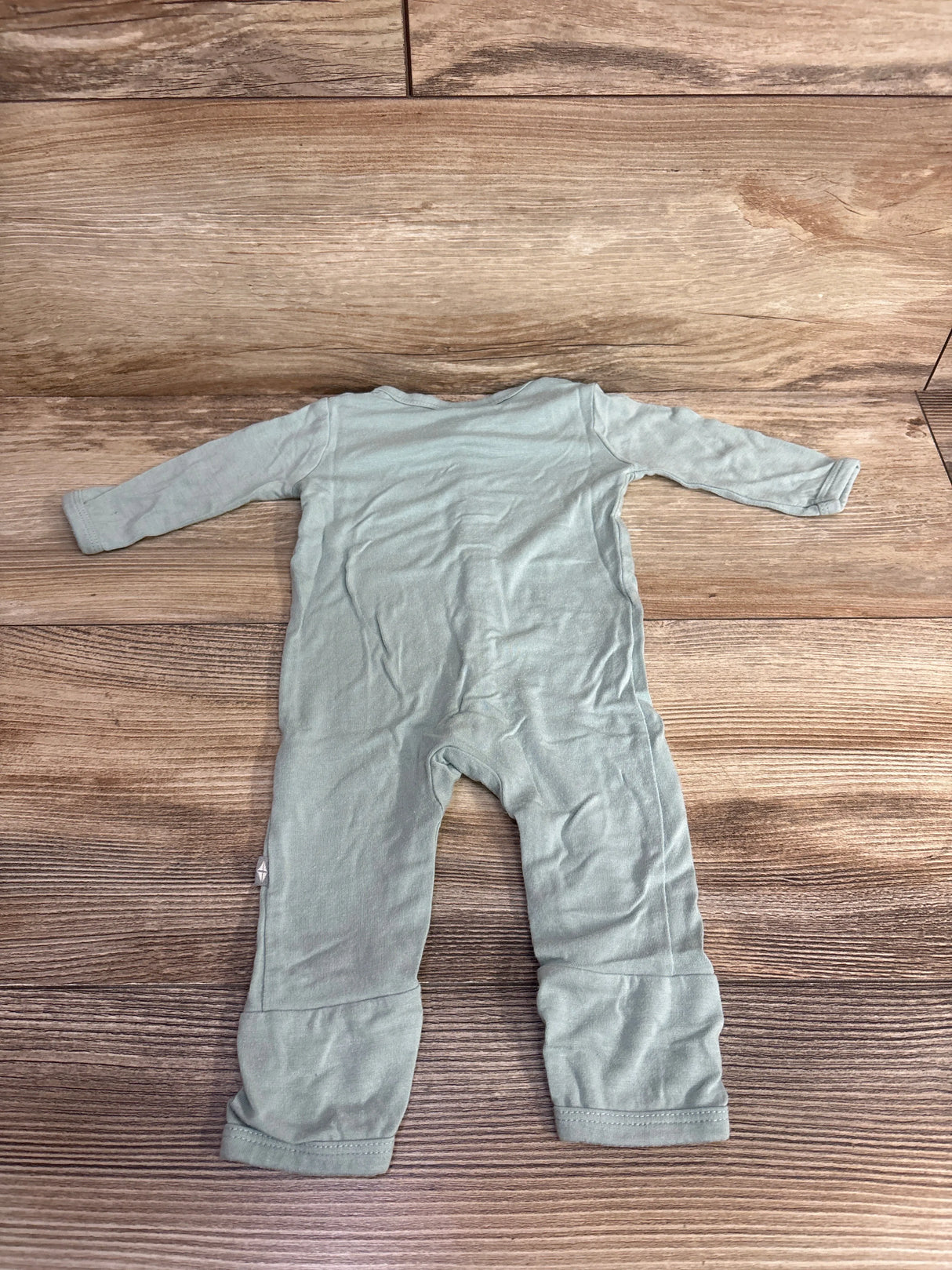 Kyte Baby Solid Snap Romper in Sage sz Newborn