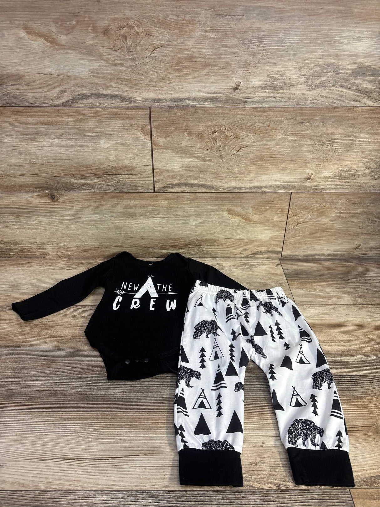 Fommy 2pc New To The Crew Bodysuit & Bottoms Set Black sz 18m