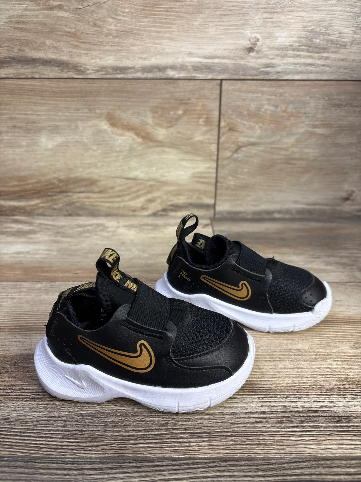 Nike Flex Runner 3 TD 'Black Metallic Gold' Sneakers sz 5c