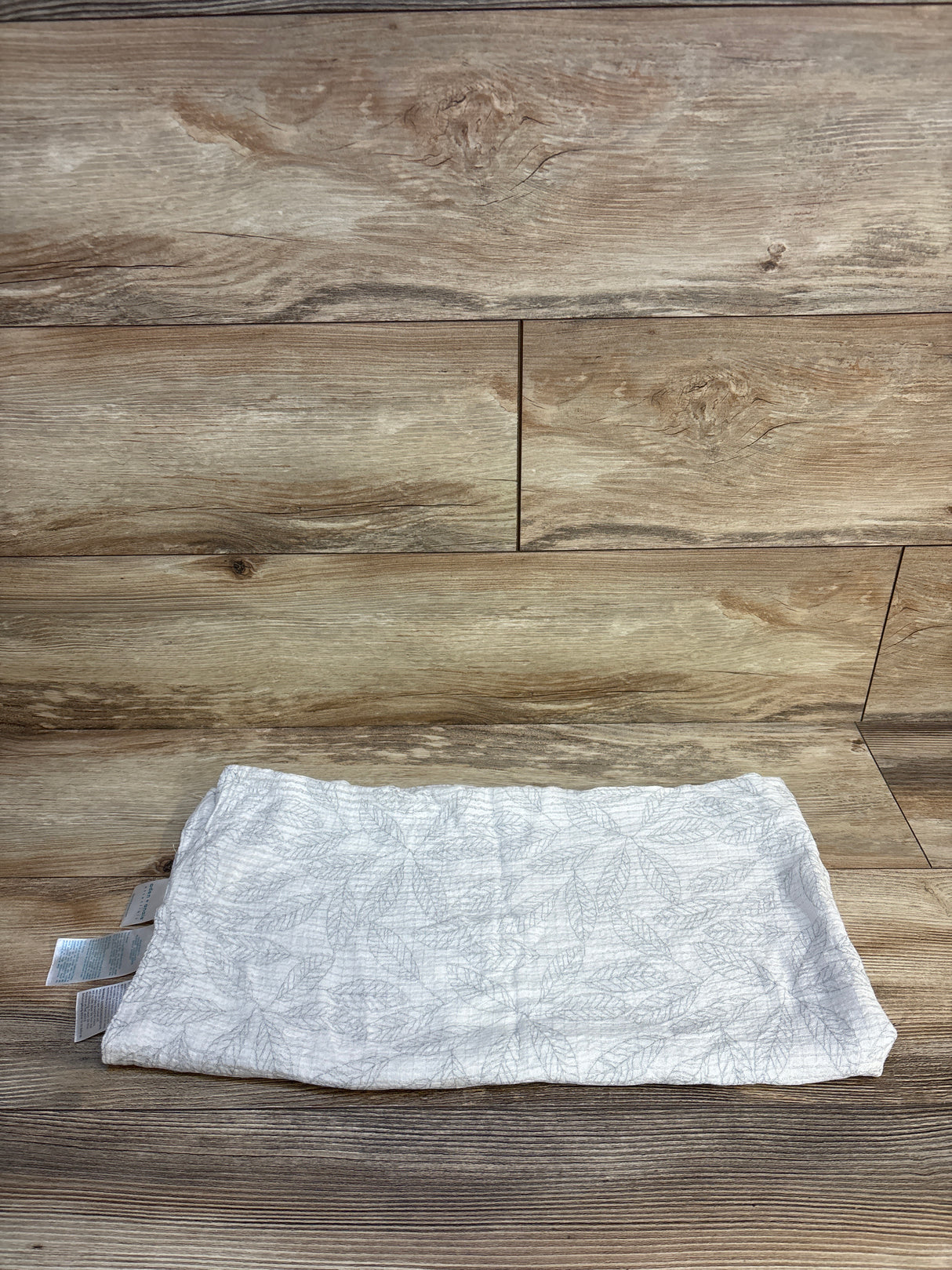 Aden + Anais Viscose Swaddle Blanket Leaf Print White