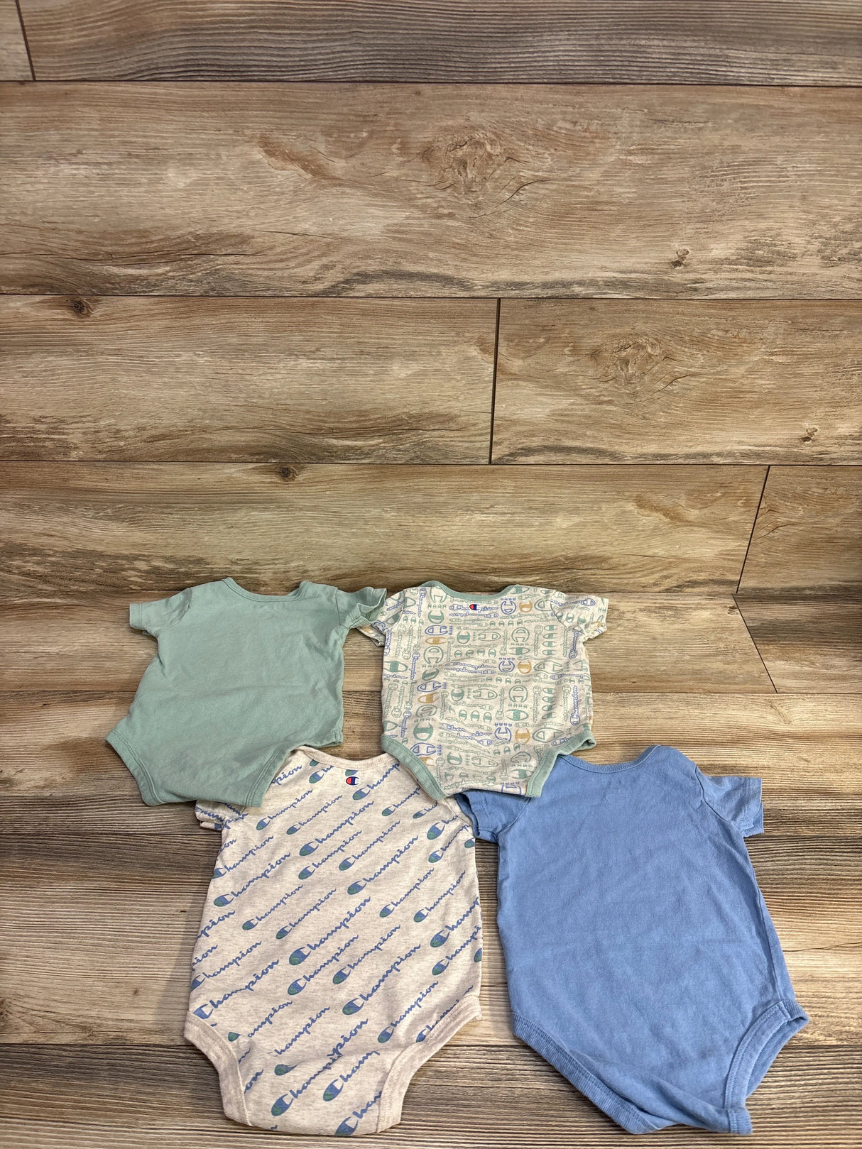 Champion 4pk Logo Bodysuits Taupe sz 6m