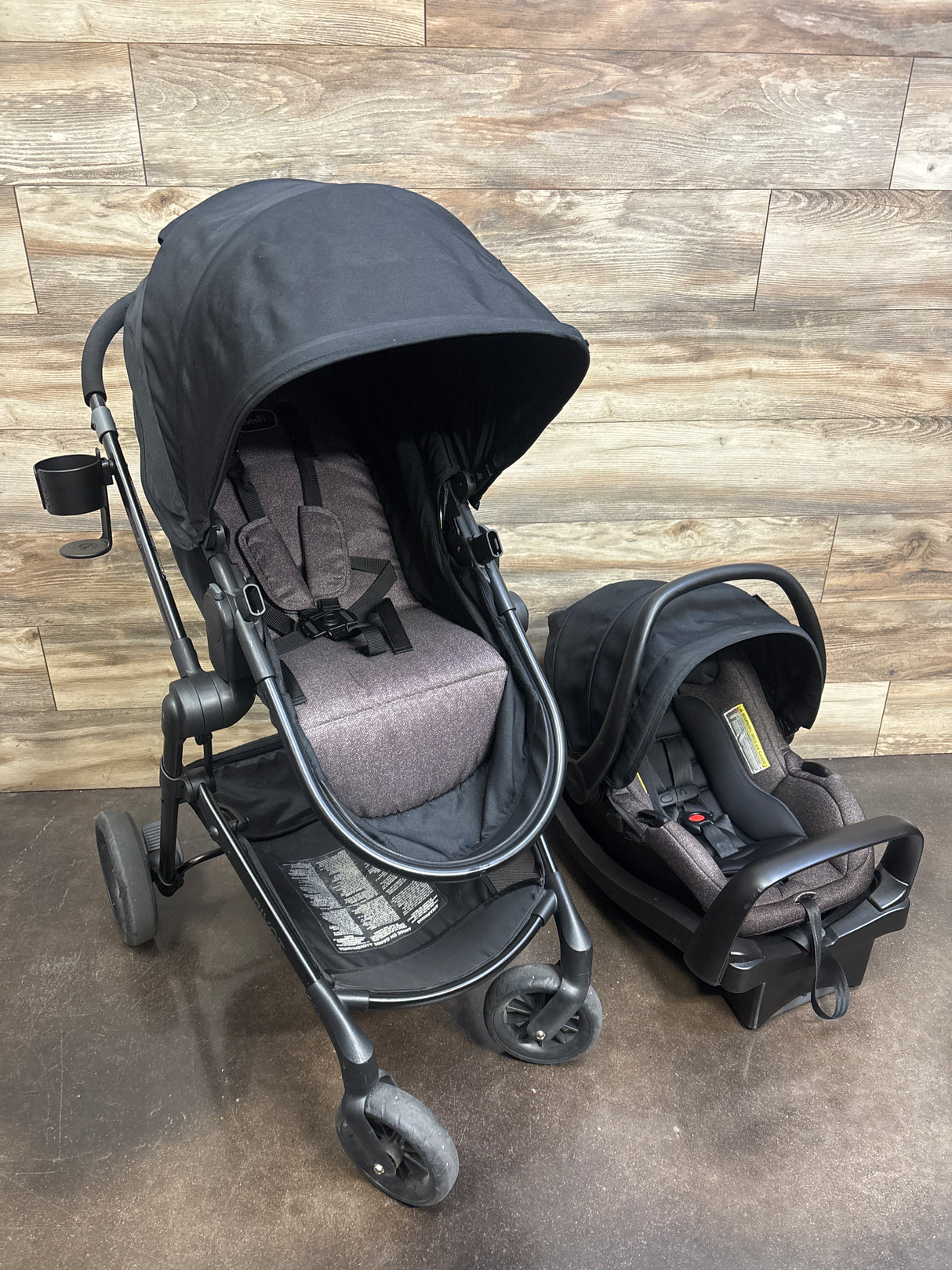 Evenflo Pivot Modular Travel System w/ LiteMax Infant Car Seat in Casual Gray*