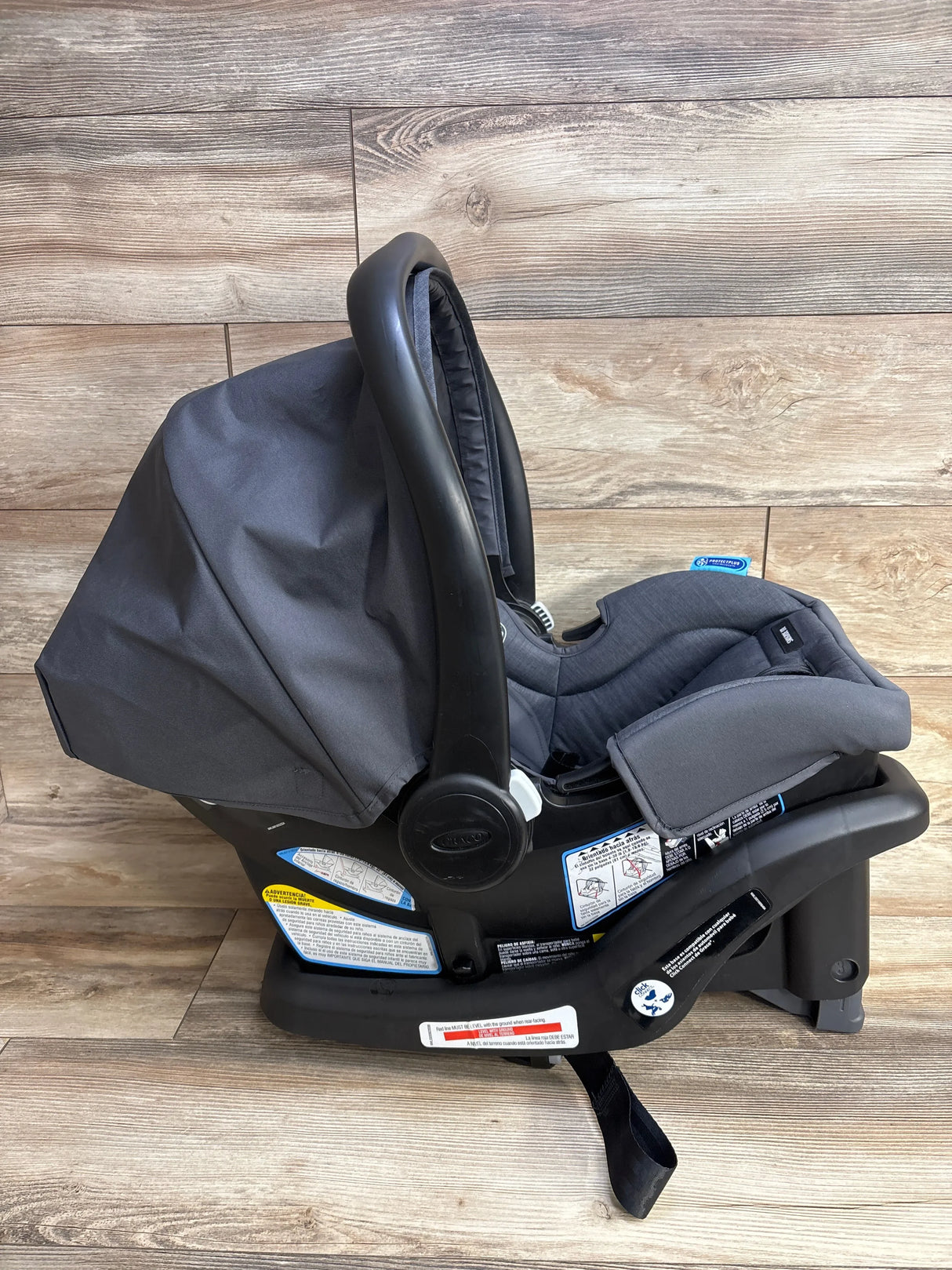 Graco SnugRide Lite Infant Car Seat + Extra Base - Studio 4-30lbs