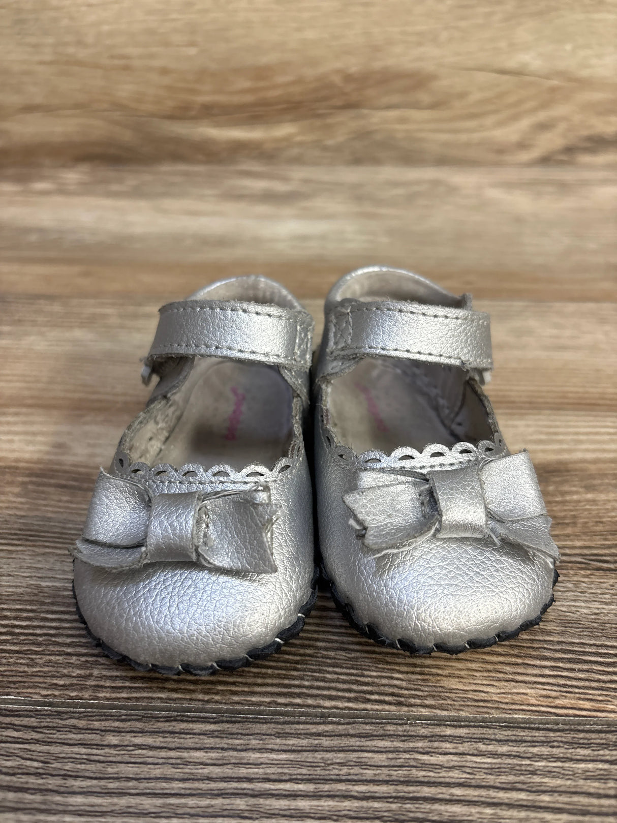 Pediped Grip 'n' Go Betty Mary Janes Silver sz 4/4.5c