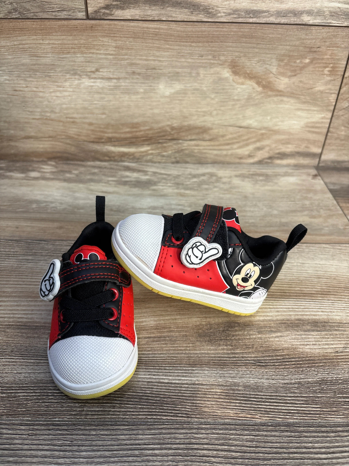 Disney Junior Mickey Mouse Sneakers Red sz 4c