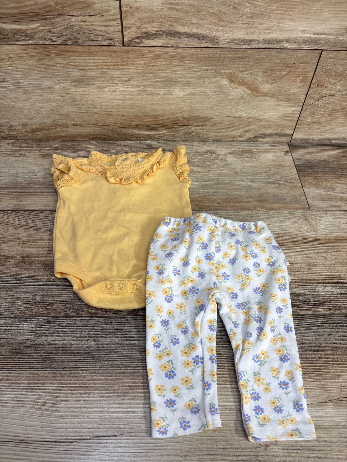 Nicole Miller 2pc Ruffled Bodysuit & Pants Set Yellow sz 6-9m