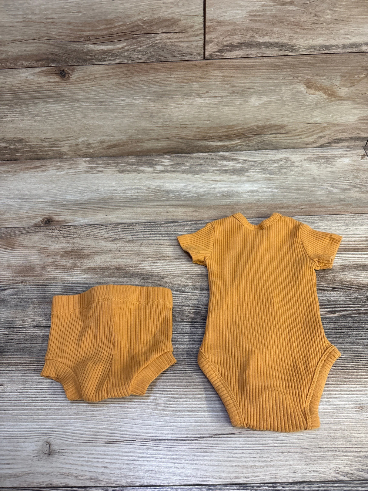 PL Baby 2pc Ribbed Bodysuit & Shorts Set Yellow sz 3m
