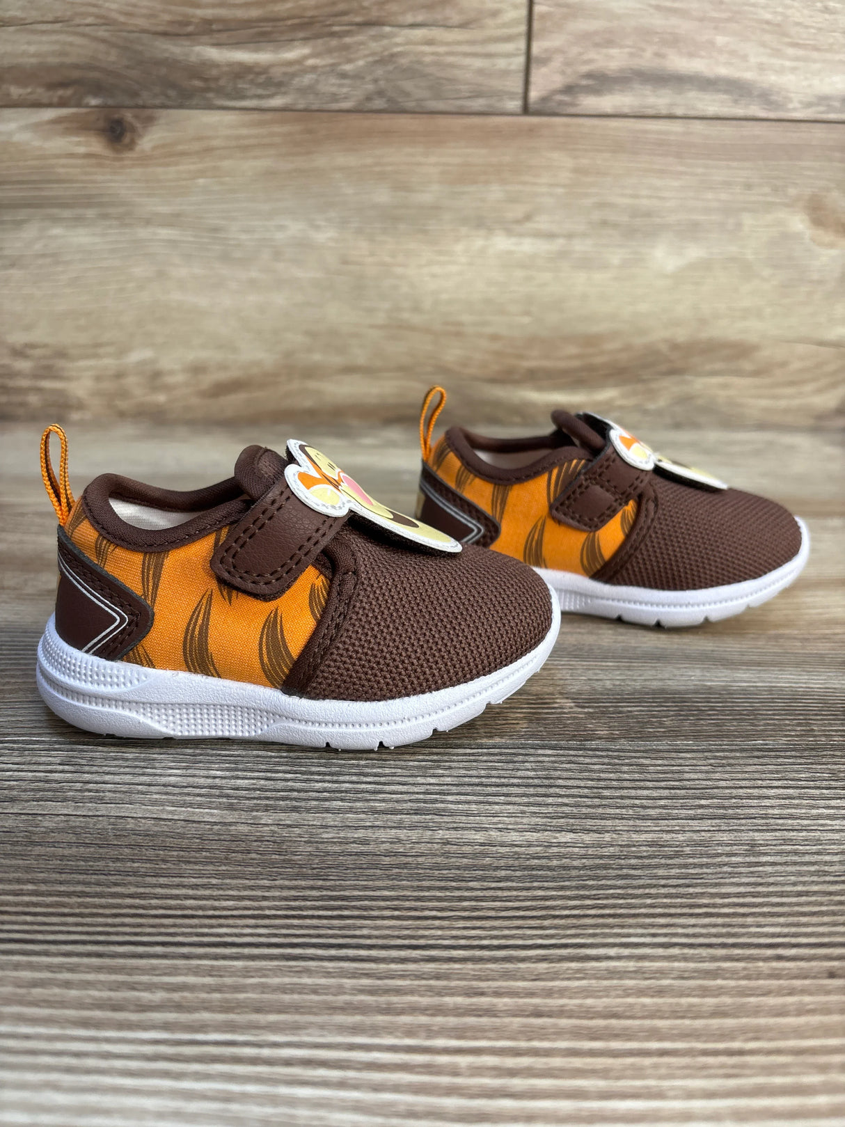 Disney Winnie the Pooh Tigger Sneakers Brown sz 4c