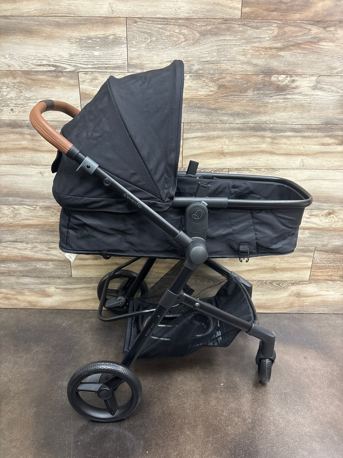 NEW Evenflo Pivot Modular Travel System with LiteMax NXT Infant Car Seat Ebony Black