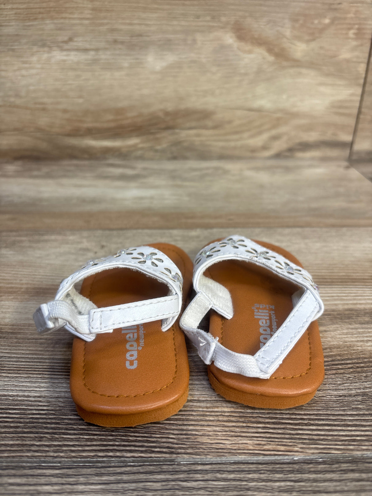 Capelli Backstrap Sandals White sz 4.5c