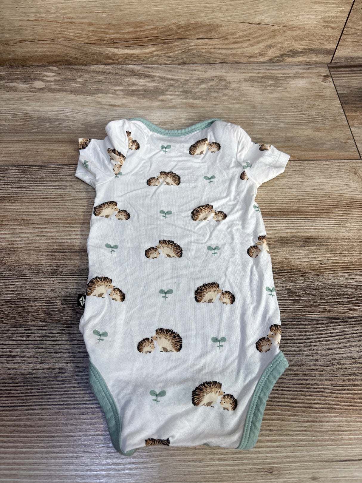 Kyte Baby Bodysuit in Hedgehog White sz 0-3m