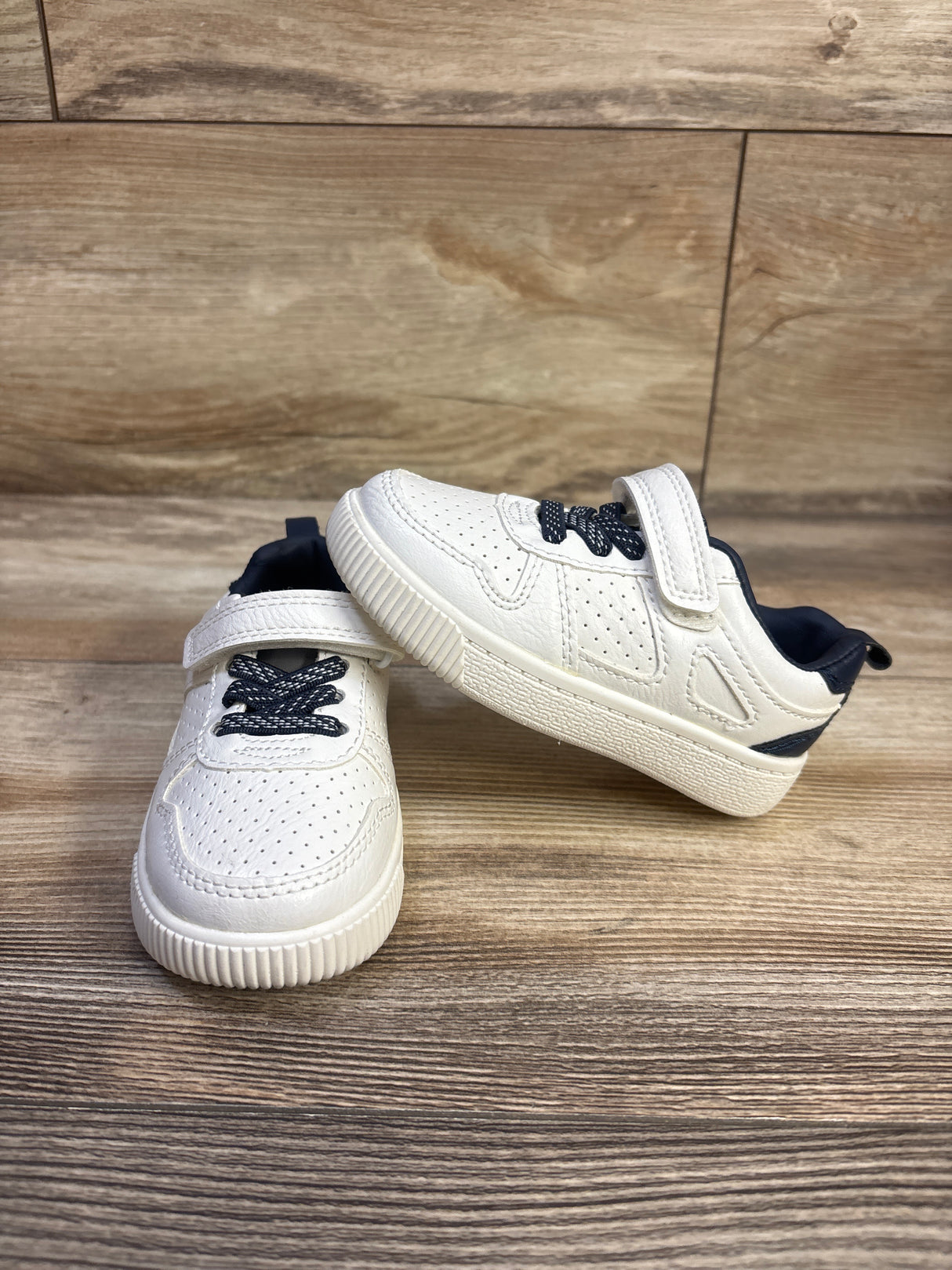 Carter's Casual Sneakers White sz 6c