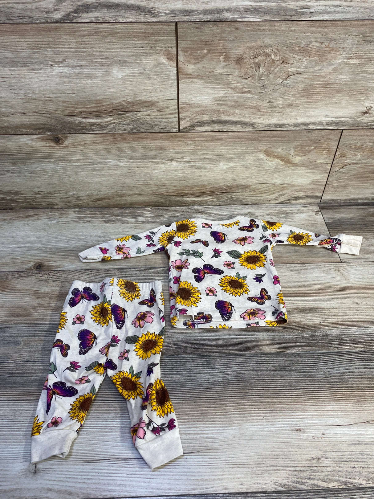 Children's Place 2pc Pajama Set Beige sz 3-6m