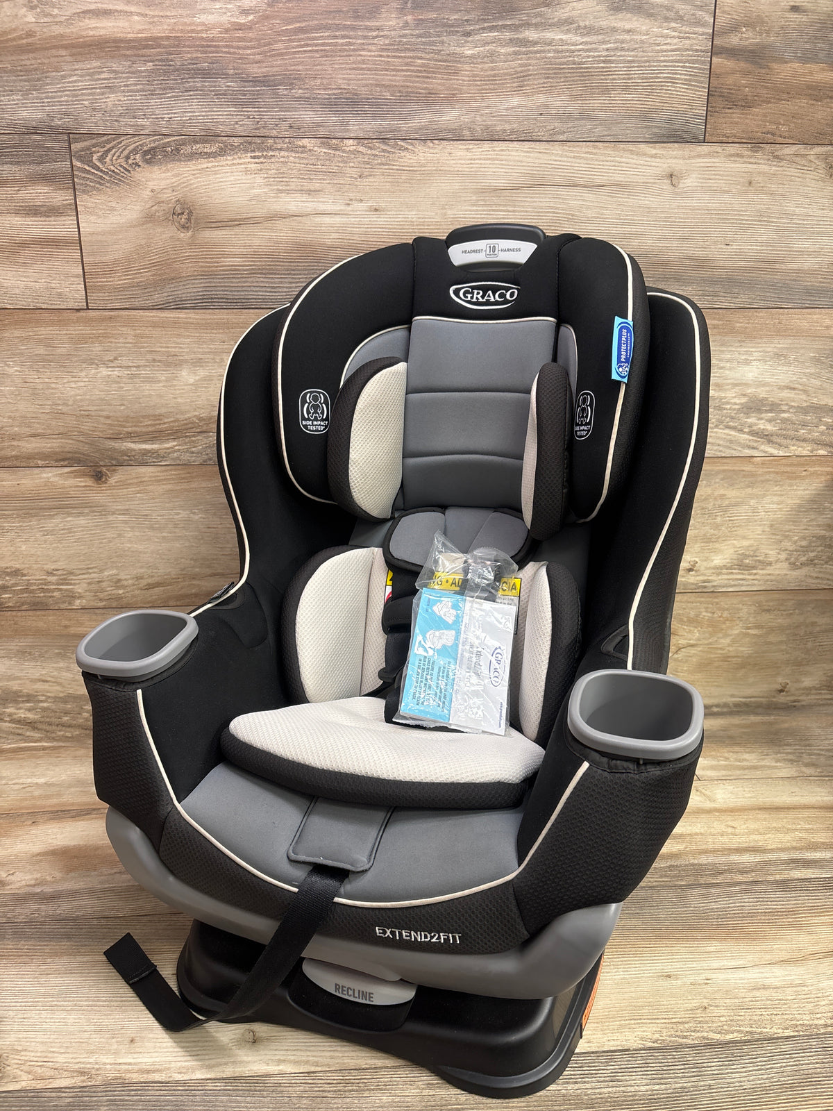 Graco Extend2Fit Convertible Car Seat in Gotham