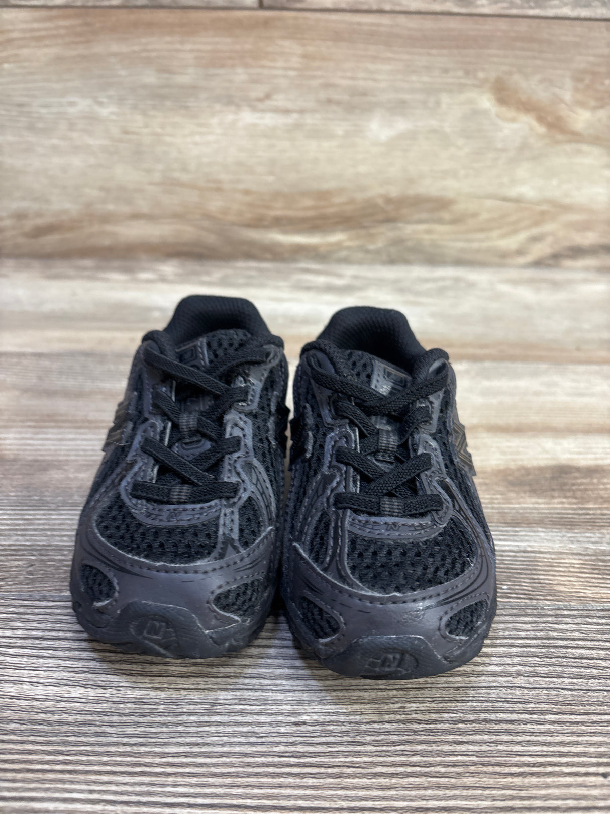 New Balance 740 Sneakers Black sz 6c