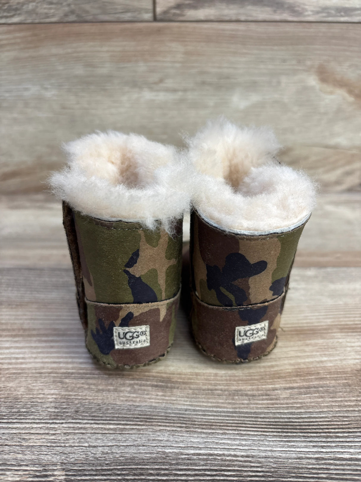 UGG Australia Caden Booties, Camo sz 0/1c