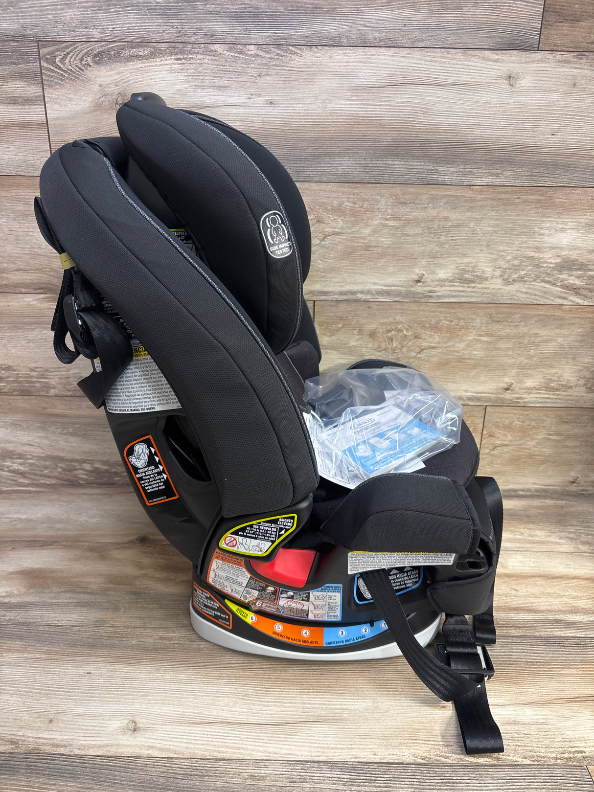 NEW Graco Grows4Me 4-in-1 Convertible Car Seat