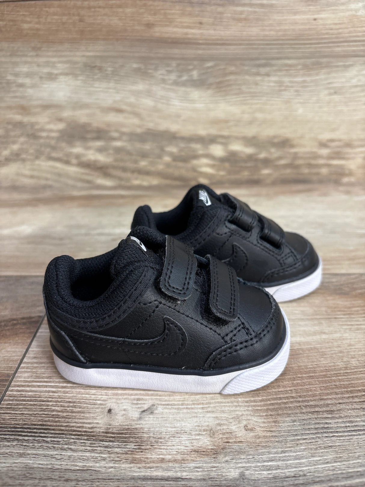 Nike Capri 3 Leather TD 'Black White' Sneakers sz 3c