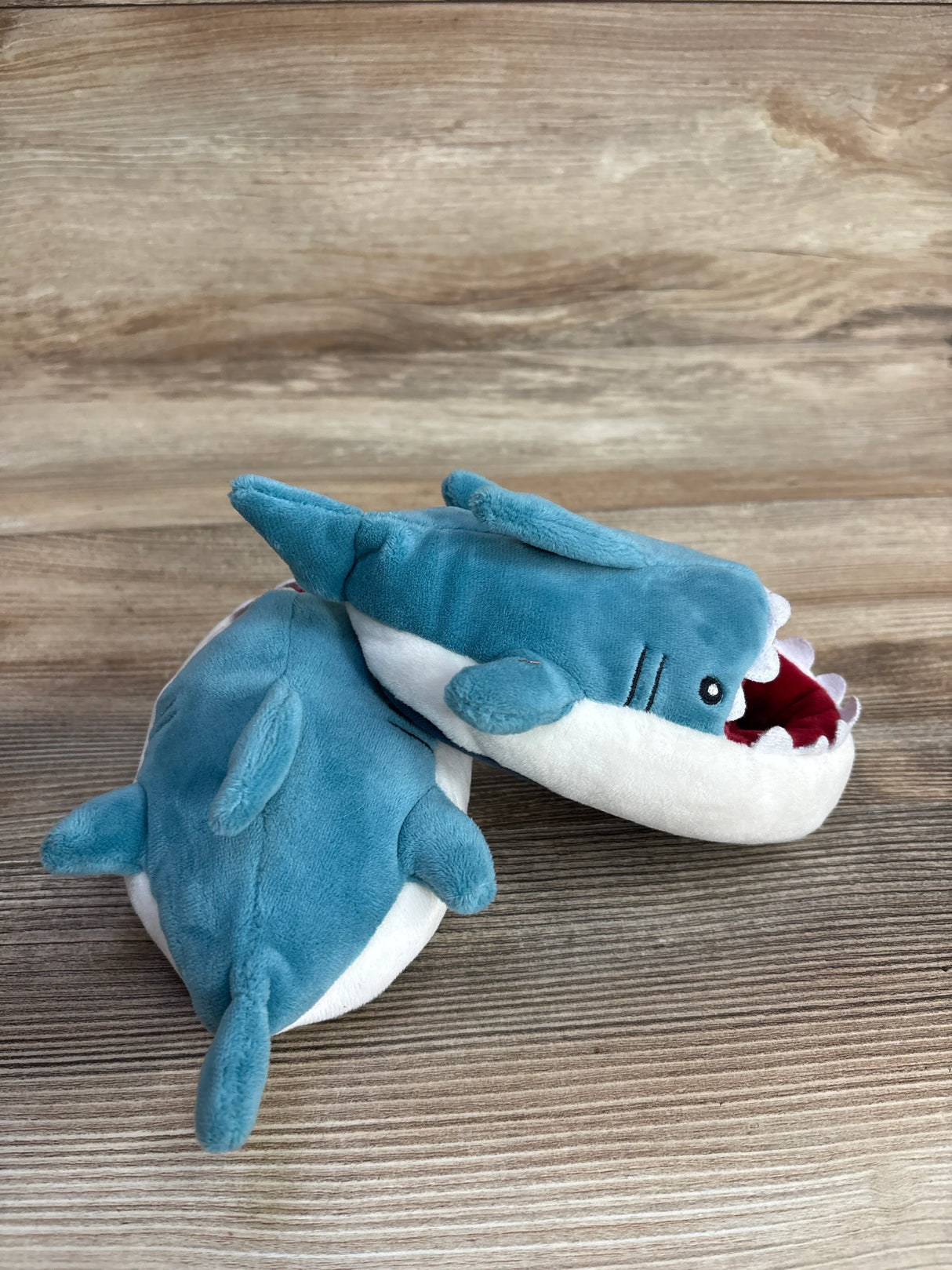 Cat & Jack Shark Bite Slippers Blue sz 5/6c
