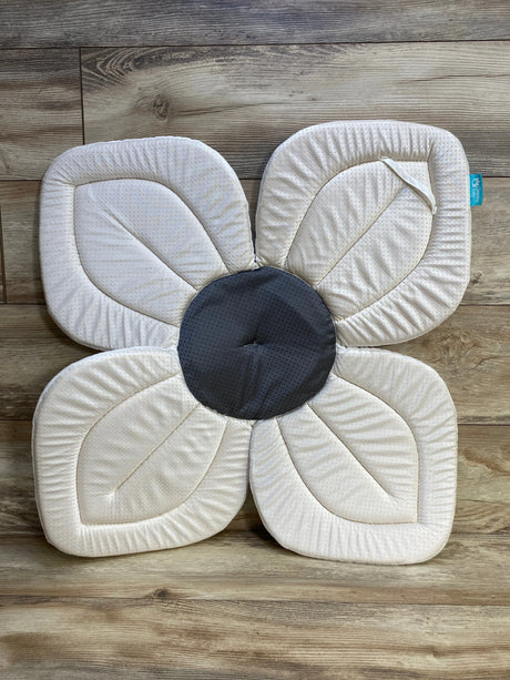 Blooming Bath Lotus Flower Bath Mat Yellow/White - Me n Mommy To Be
