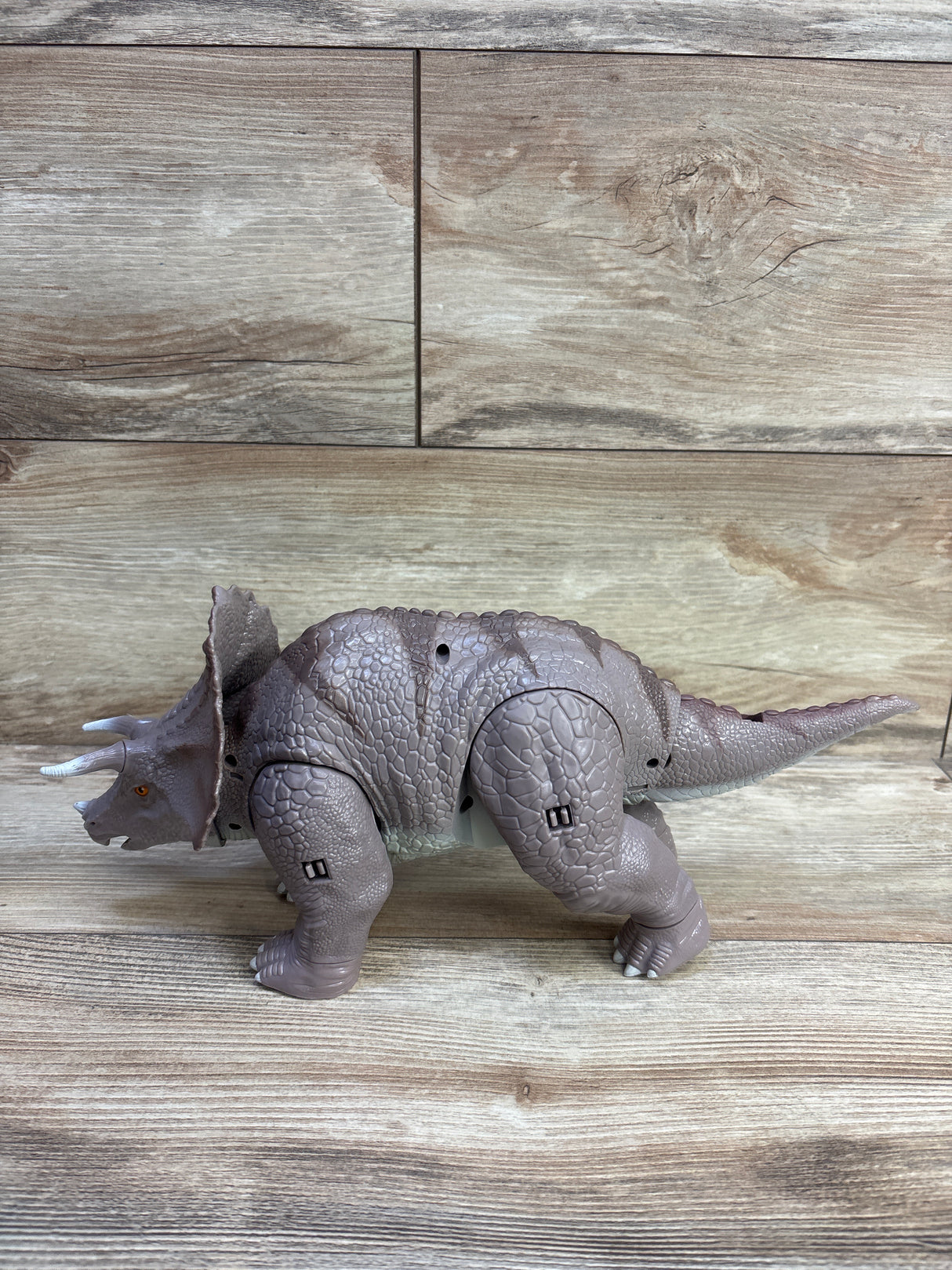 Mattel Jurassic World Habitat Defender Triceratops