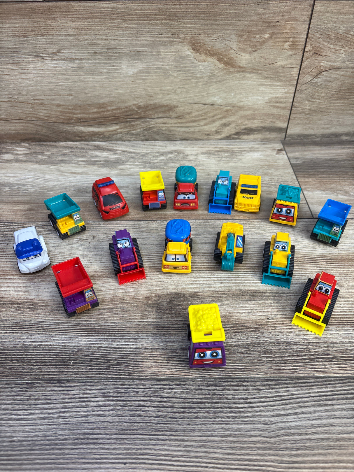 Blukids 16pc Assorted Construction Pull-Back Vehicles