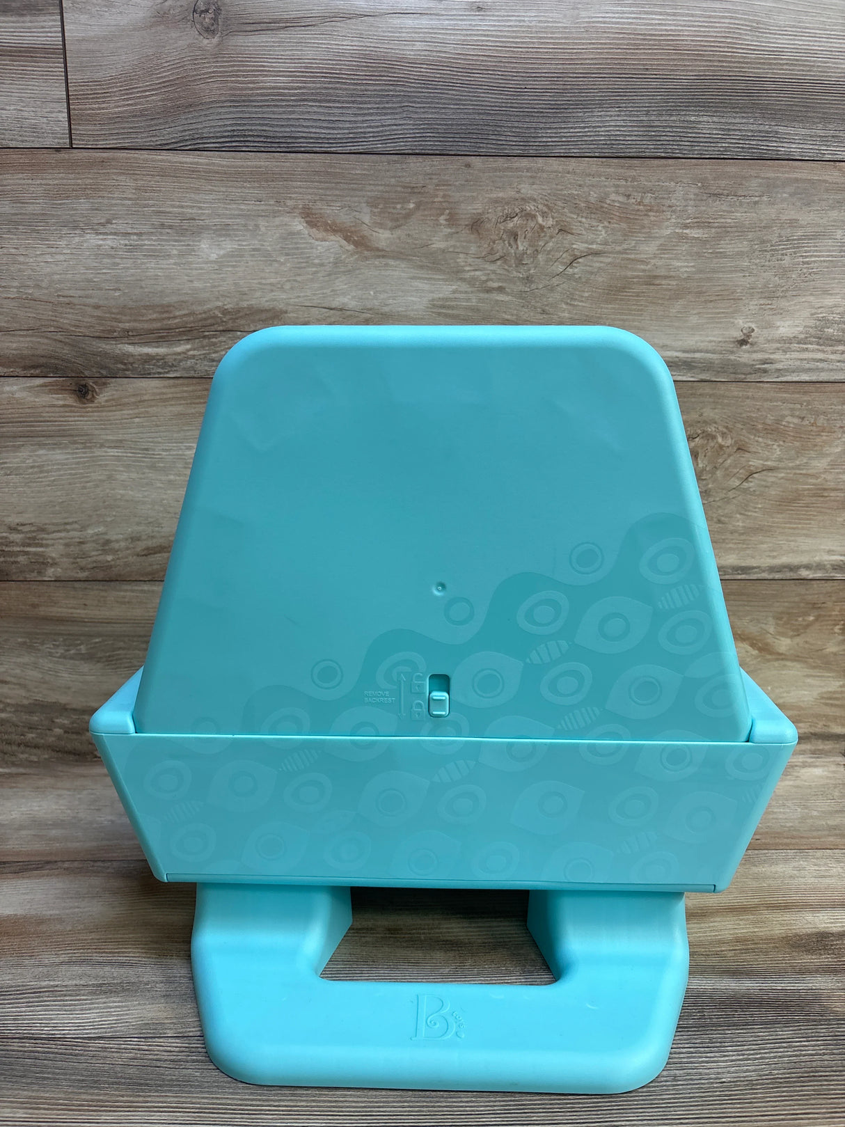 B. toys Little Learner's Chair
