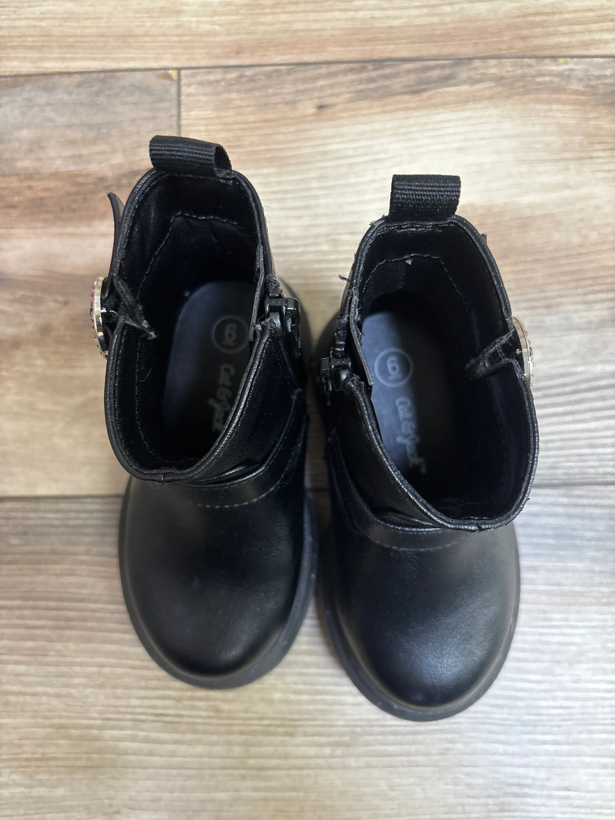 Cat & Jack Evie Lug Sole Ankle Boots Black sz 6c