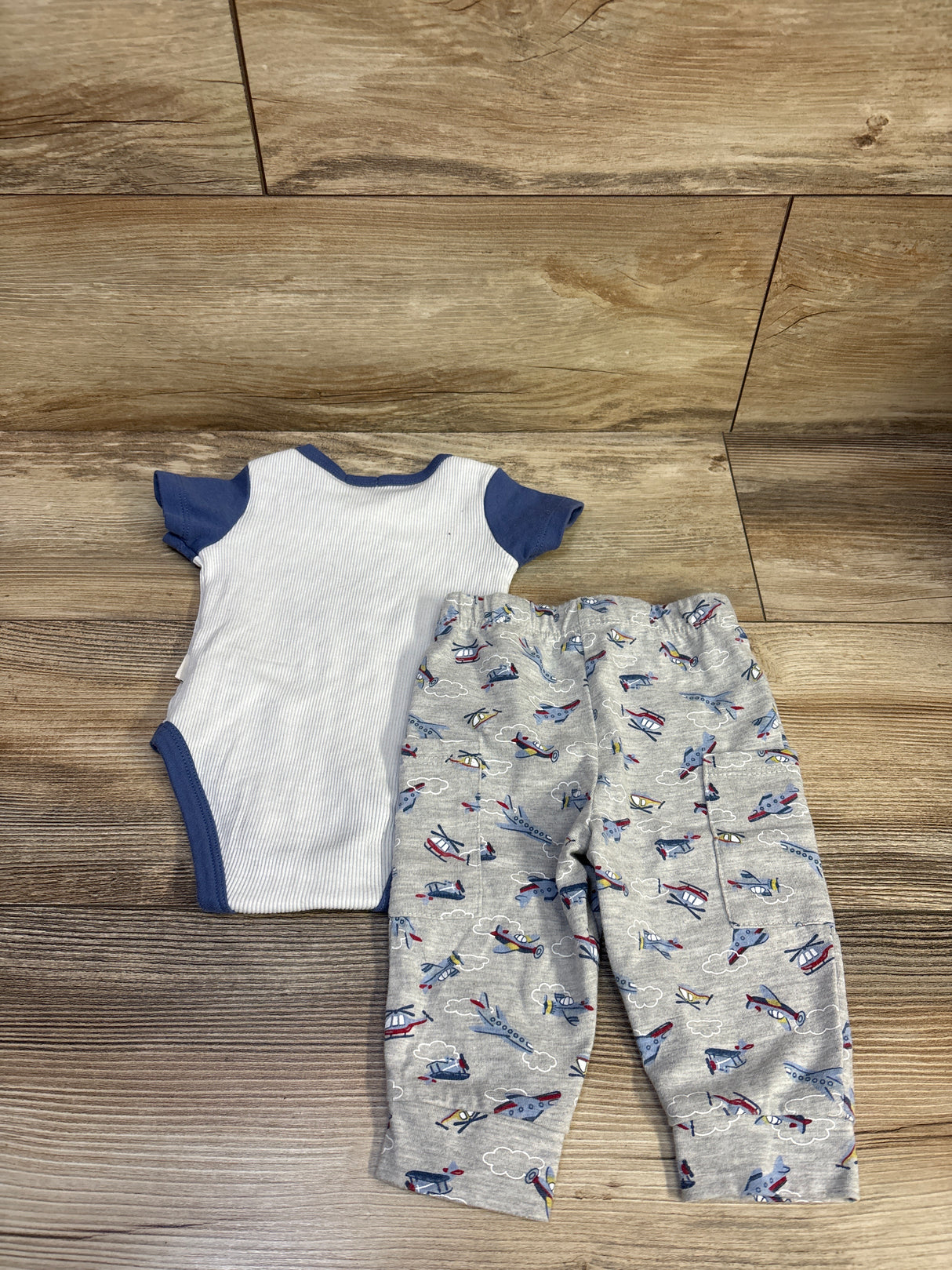 Tahari Baby 2pc Ribbed Bodysuit & Pants Set White sz 0/3m