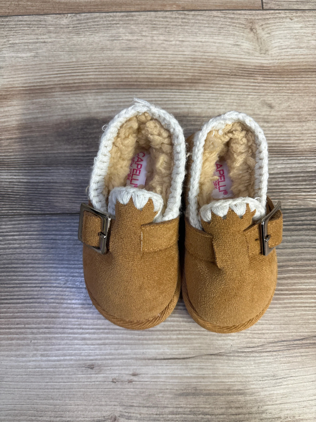 Capelli Sherpa Buckle Slippers Brown sz 4/5c