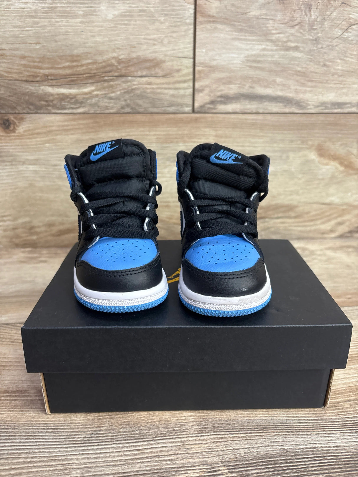 Air Jordan 1 Retro High OG TD 'UNC Toe' Sneakers sz 6c