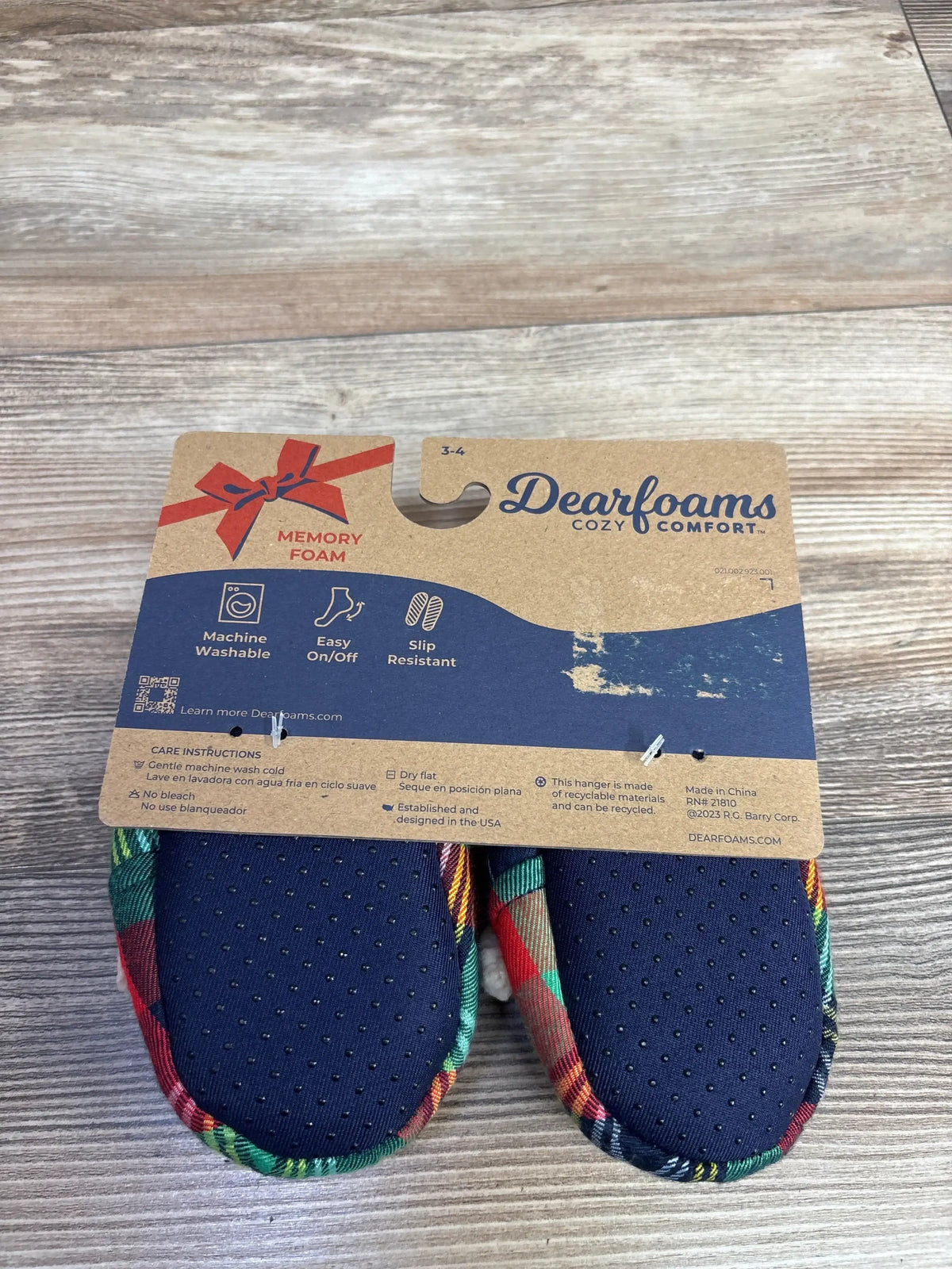 Dearfoams kids' plaid slippers with memory foam, slip-resistant soles, machine washable, size 3-4