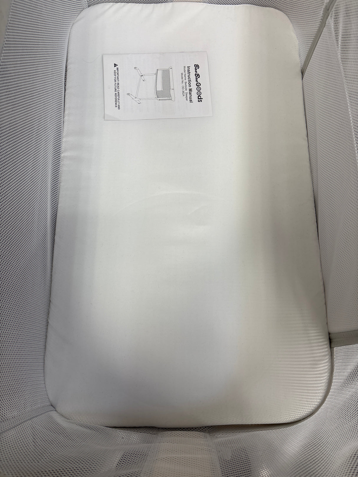 BaeBaeGoods 3-in-1 Bedside Bassinet with Wheels, White*