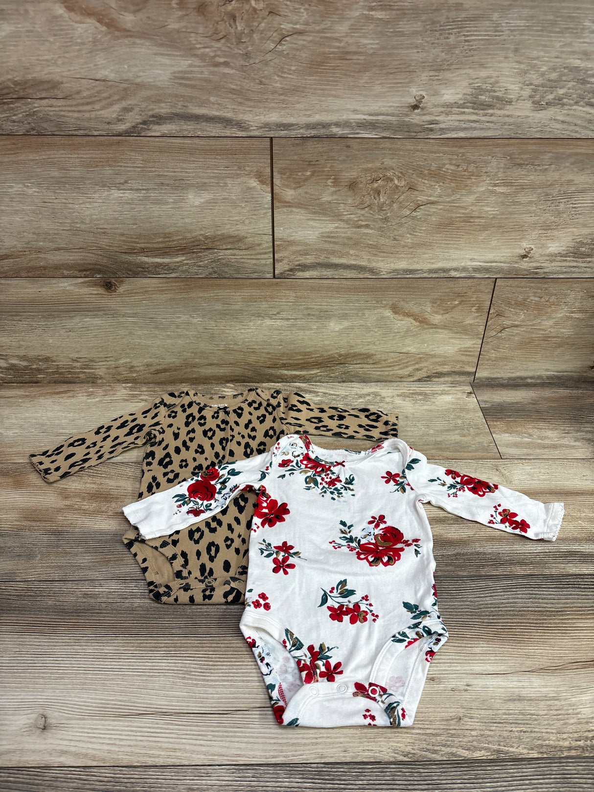 Carter's 2pk Bodysuits White sz 6m